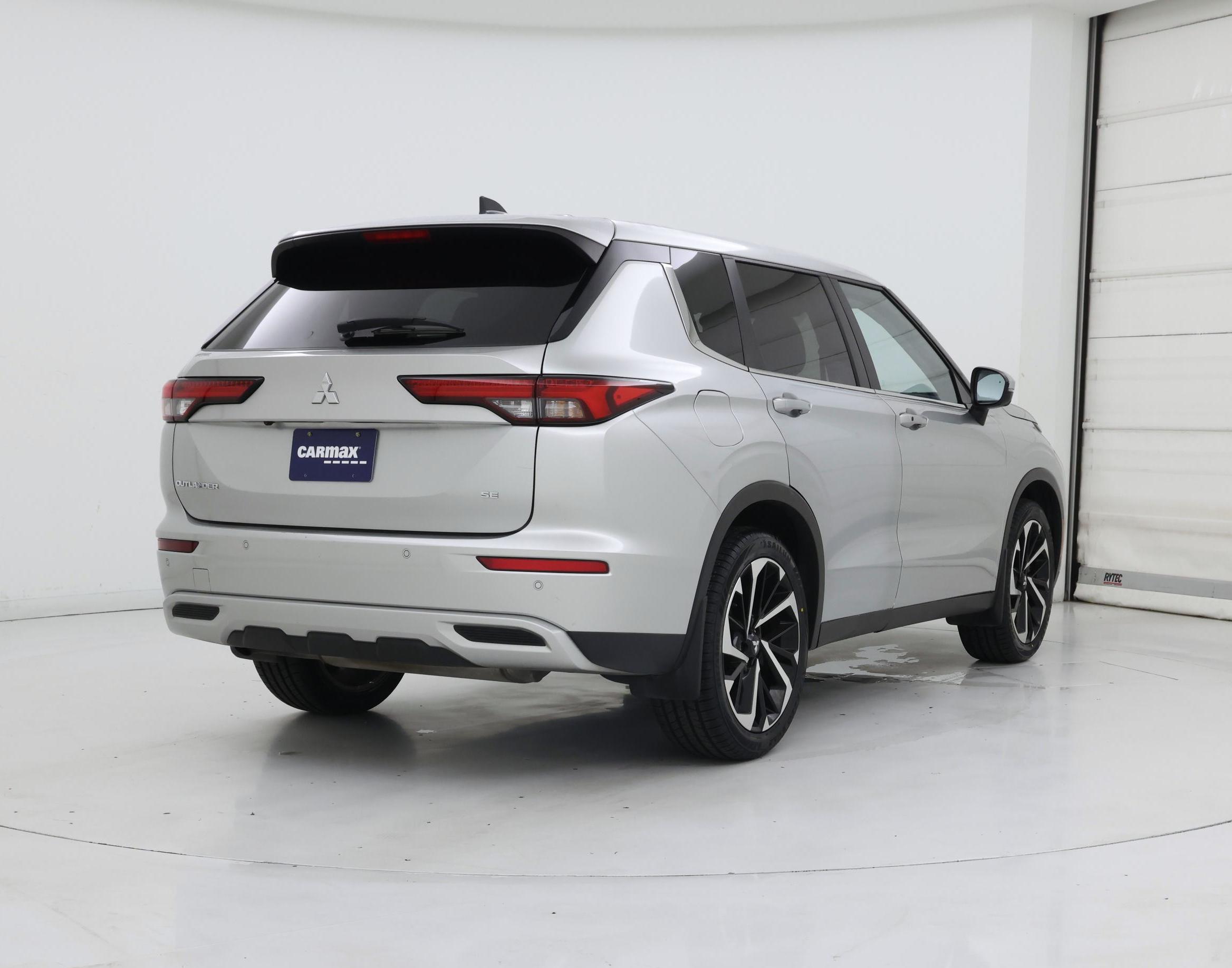Thumbnail: 2024 Mitsubishi Outlander - 8