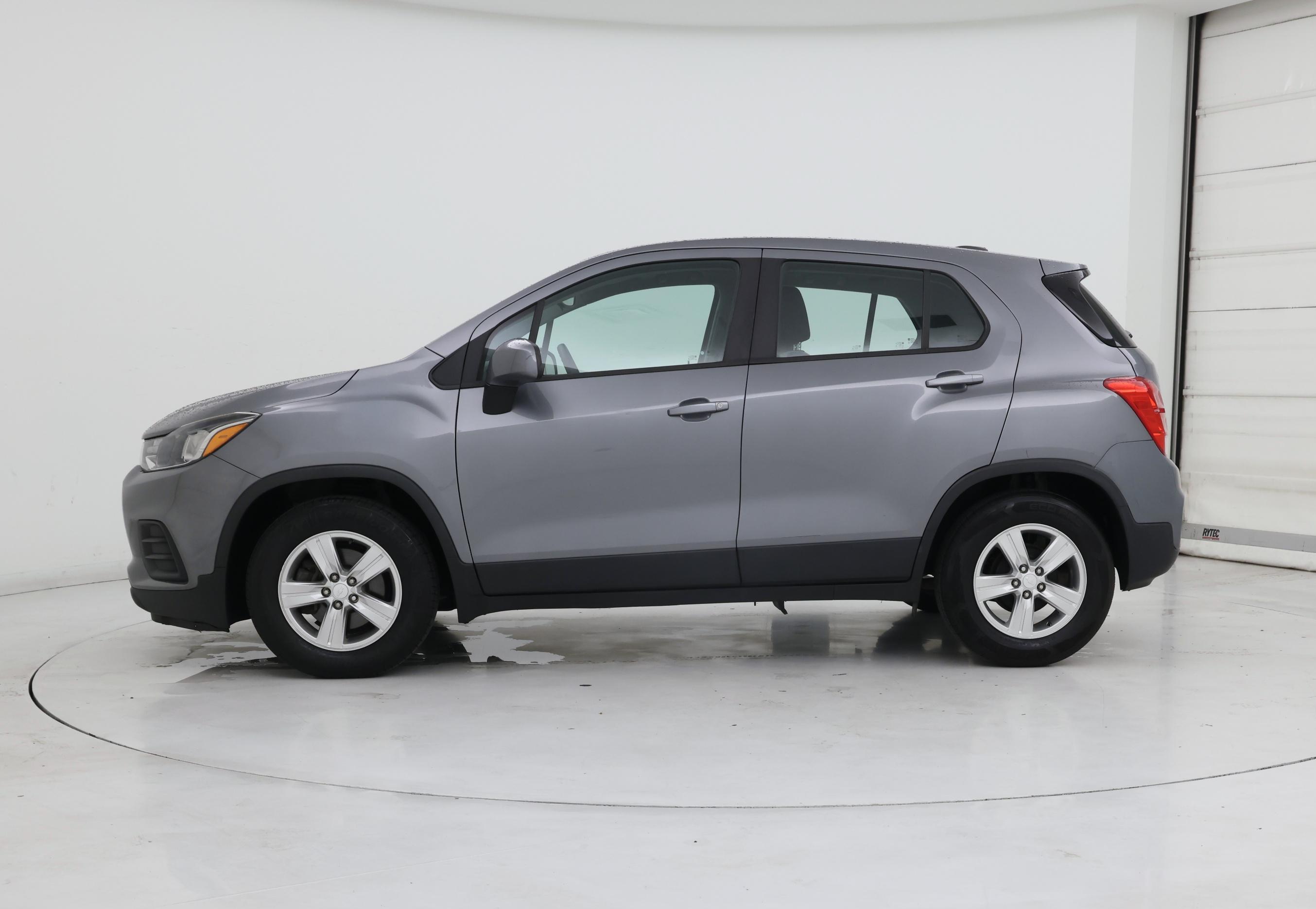 Thumbnail: 2020 Chevrolet Trax - 3