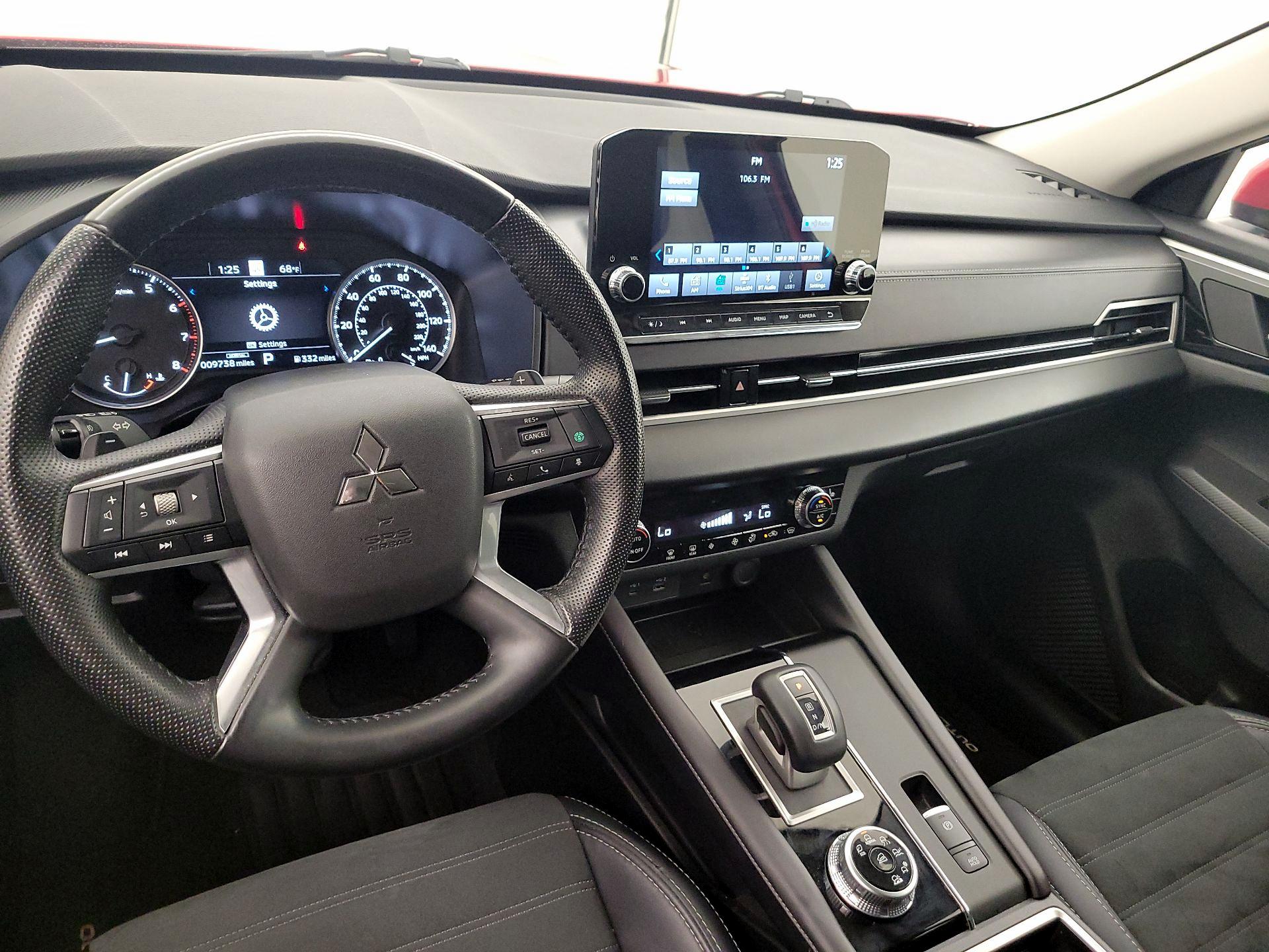Thumbnail: 2024 Mitsubishi Outlander - 9