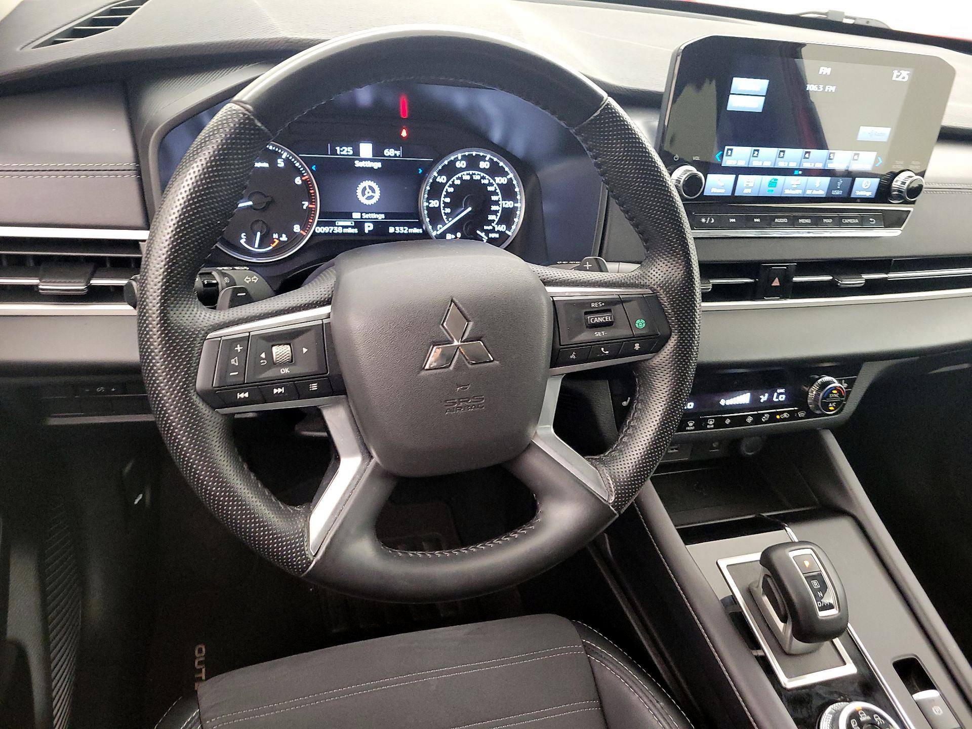 Thumbnail: 2024 Mitsubishi Outlander - 10