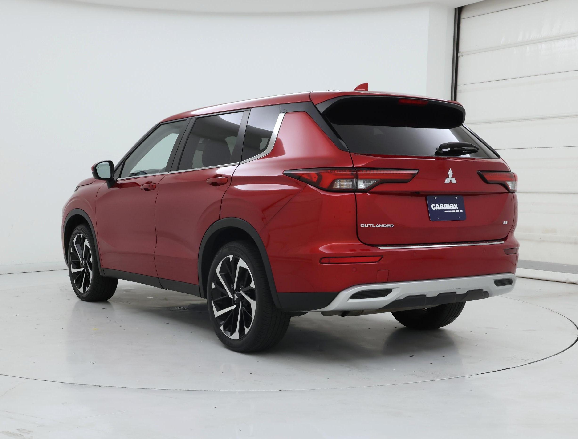 Thumbnail: 2024 Mitsubishi Outlander - 2