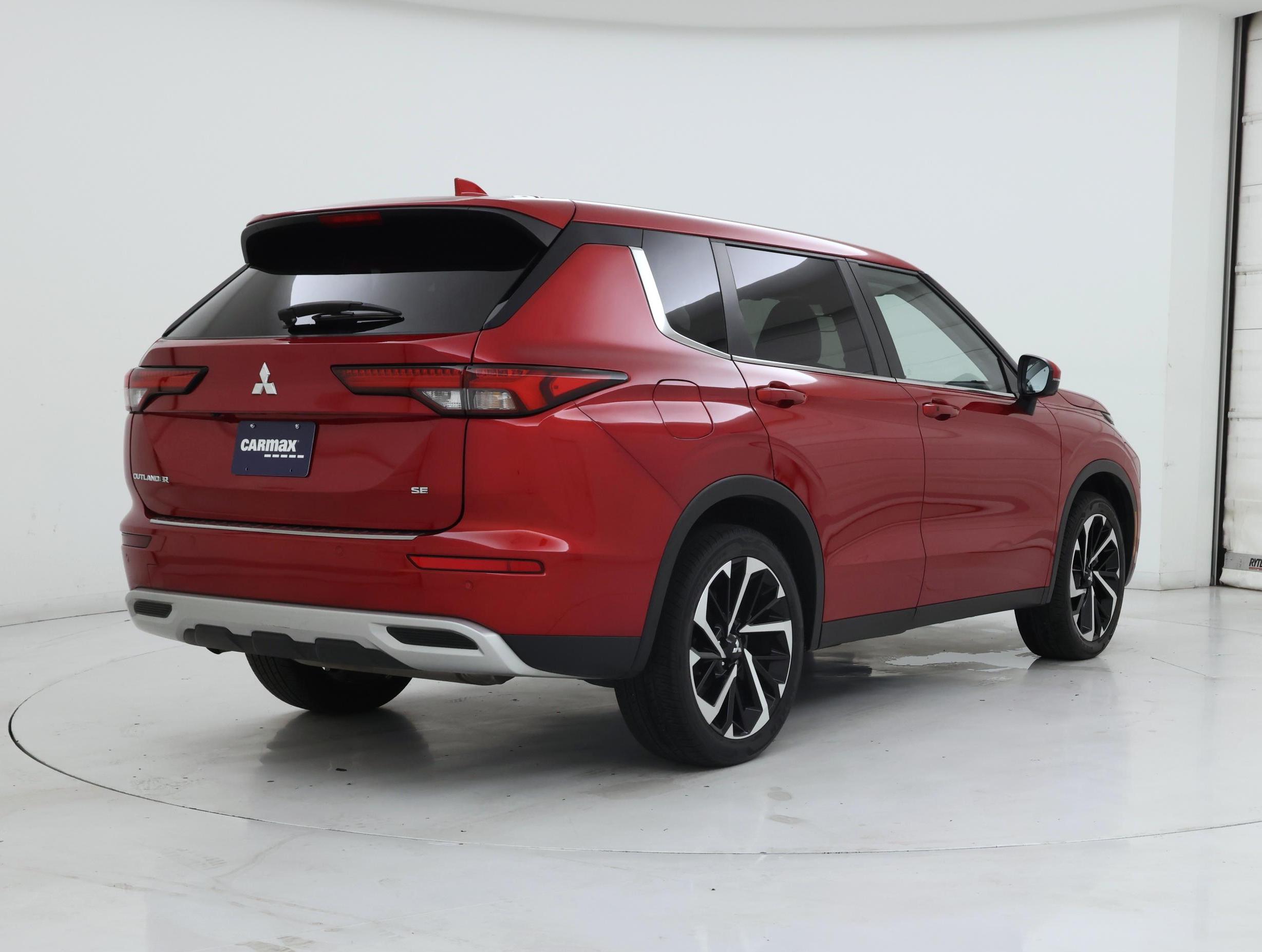Thumbnail: 2024 Mitsubishi Outlander - 8