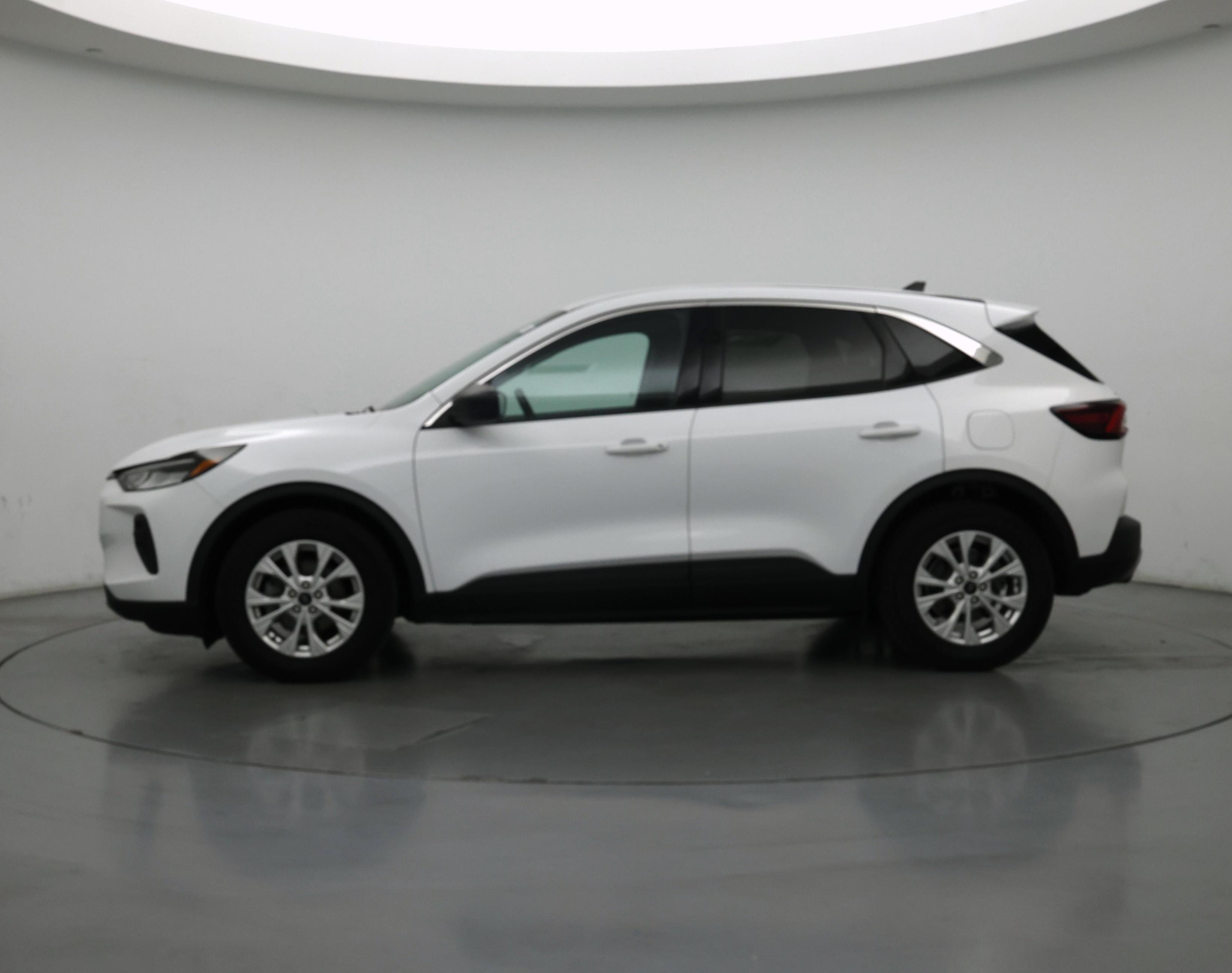 Thumbnail: 2023 Ford Escape - 3