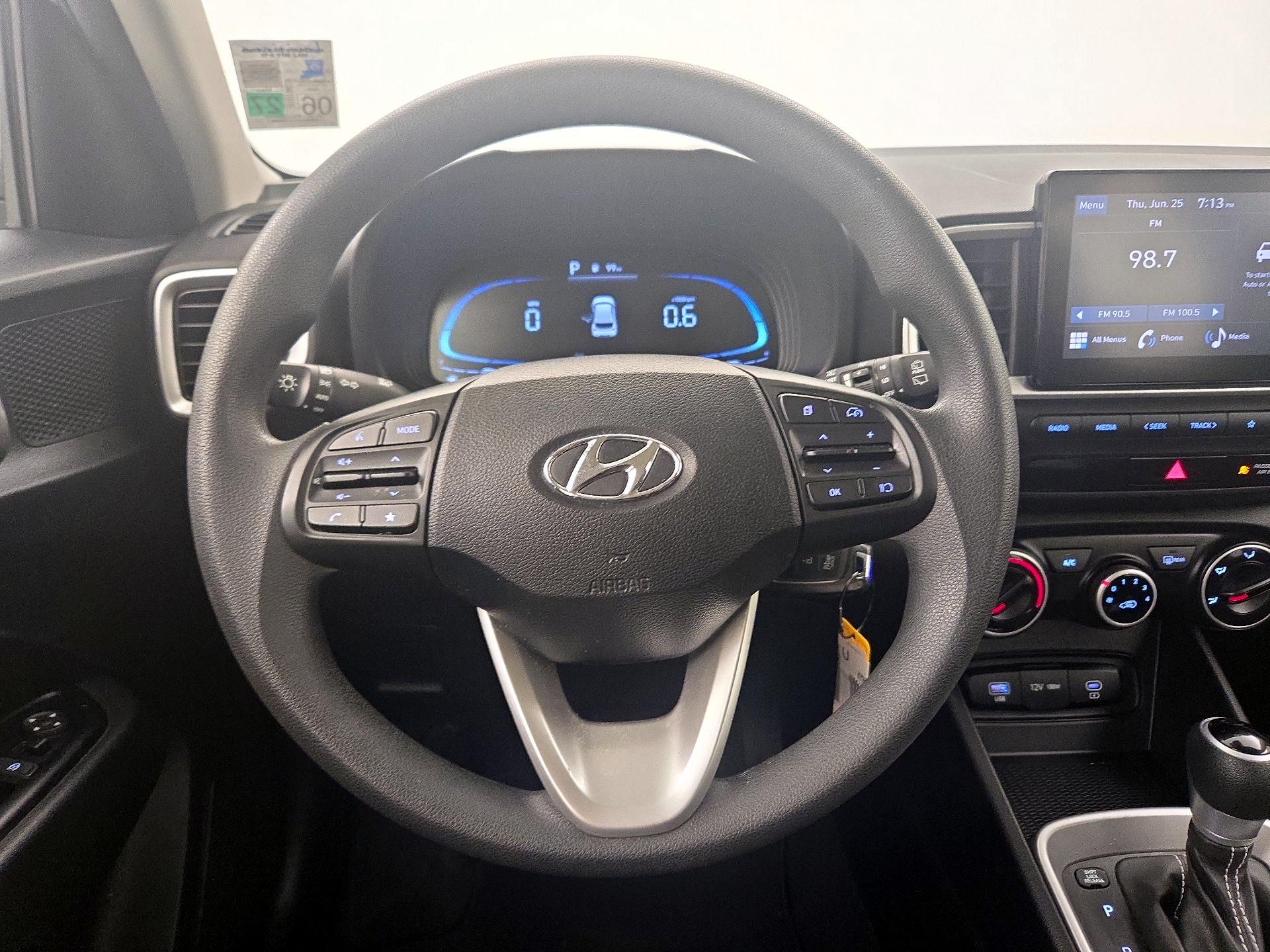 Thumbnail: 2023 Hyundai Venue - 10