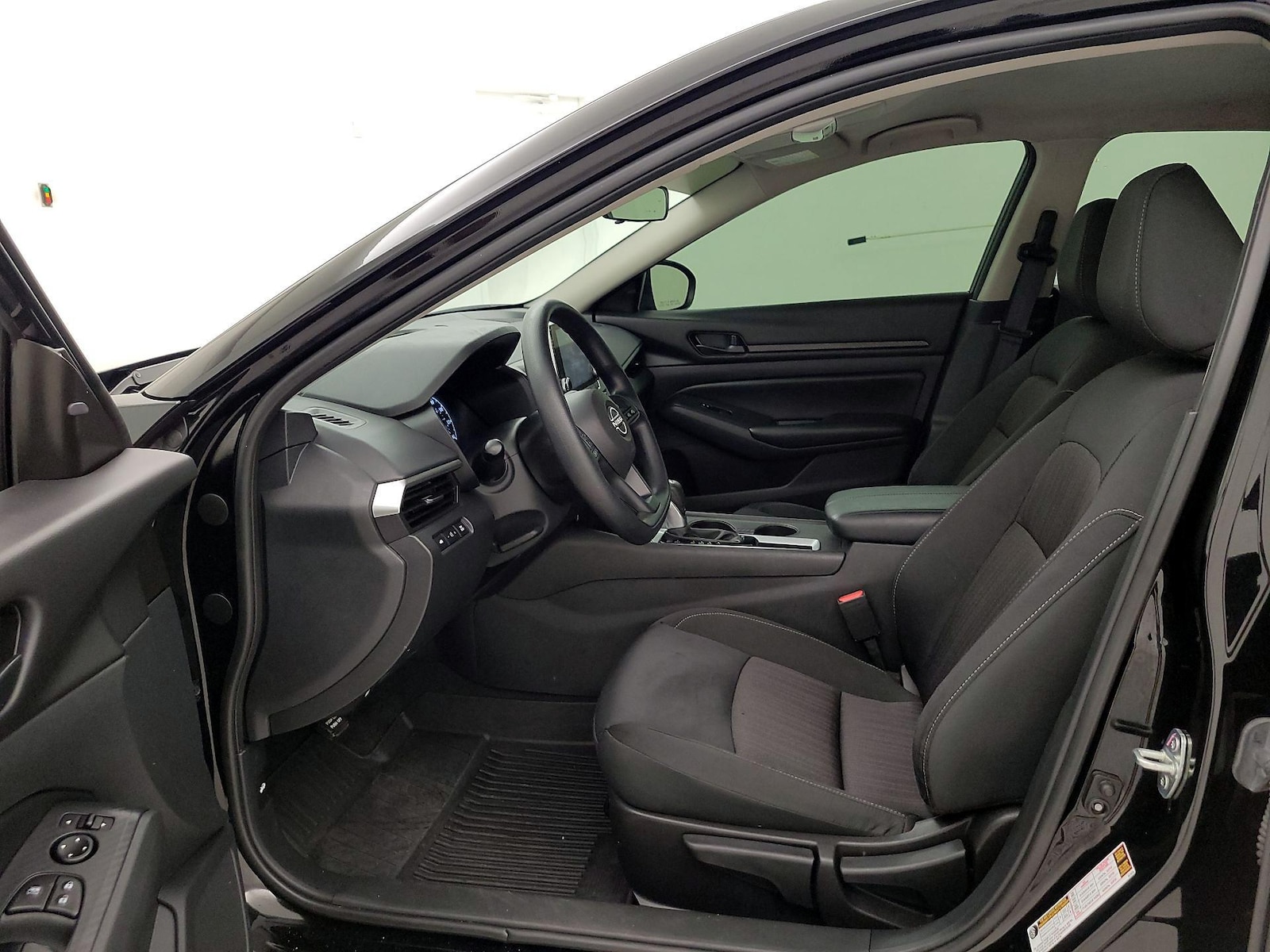 2025 Nissan Altima S - Photo 12