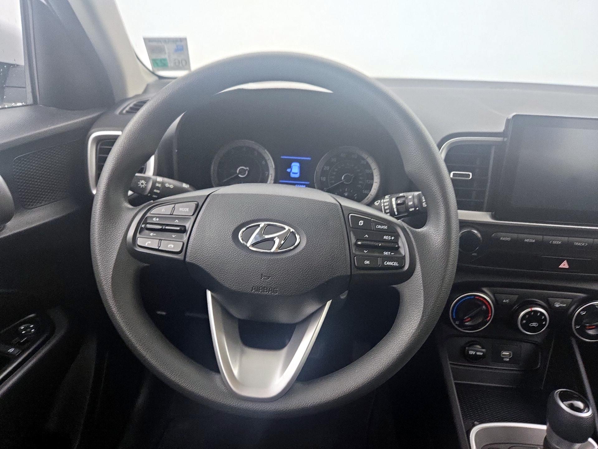 Thumbnail: 2021 Hyundai Venue - 10