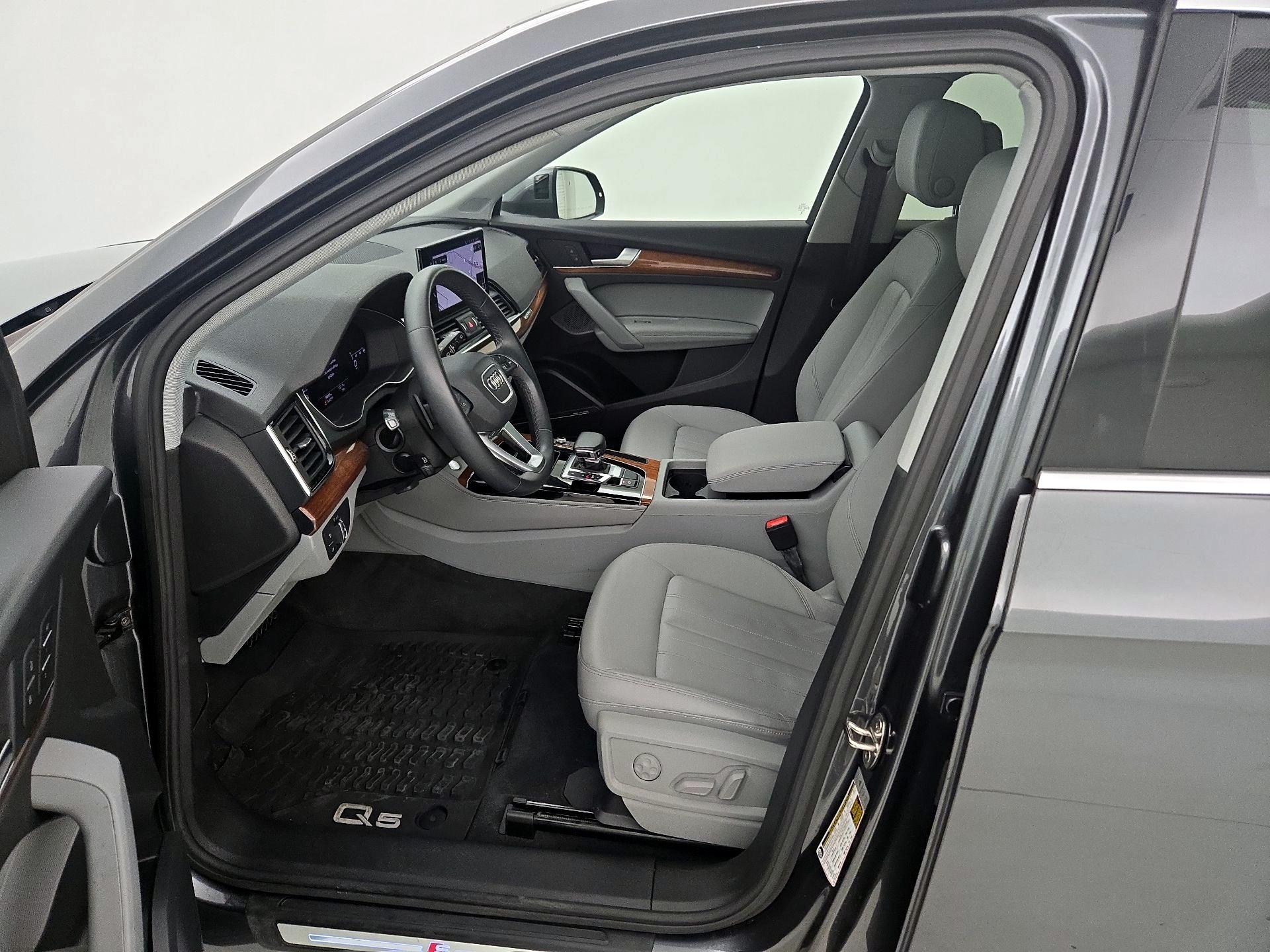 Thumbnail: 2023 Audi Q5 - 11