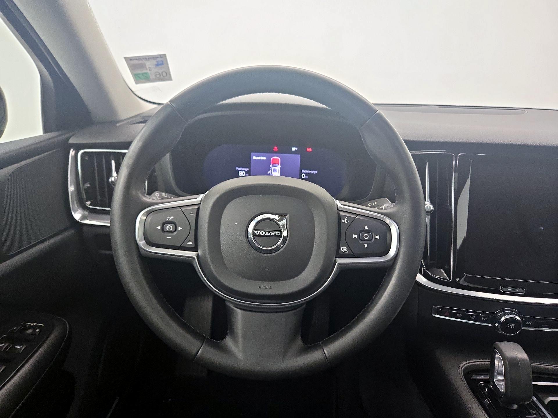 Thumbnail: 2023 Volvo S60 - 10