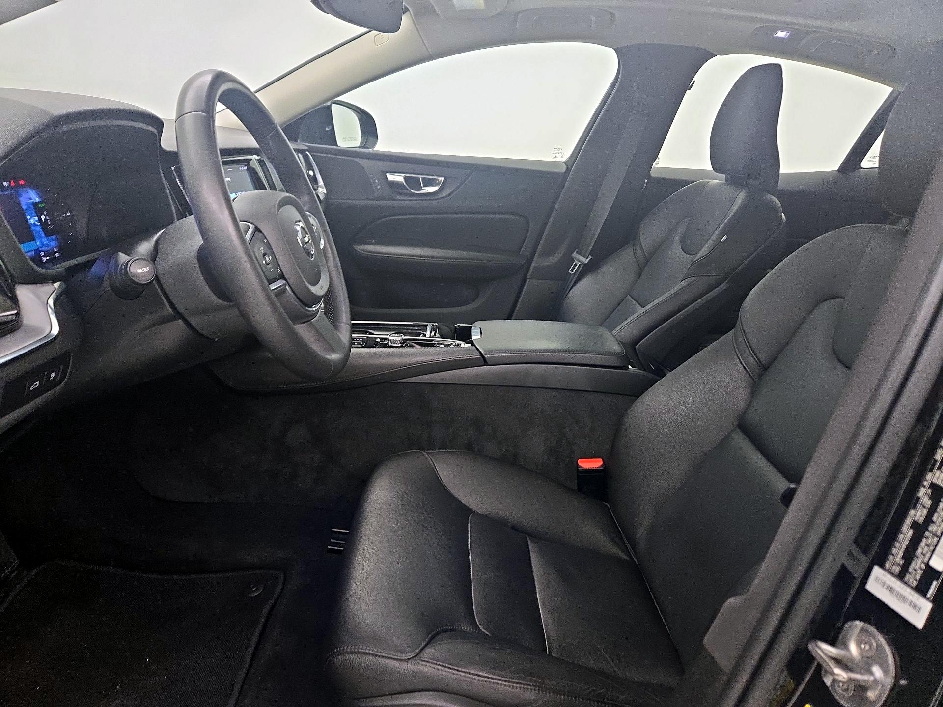 Thumbnail: 2023 Volvo S60 - 11