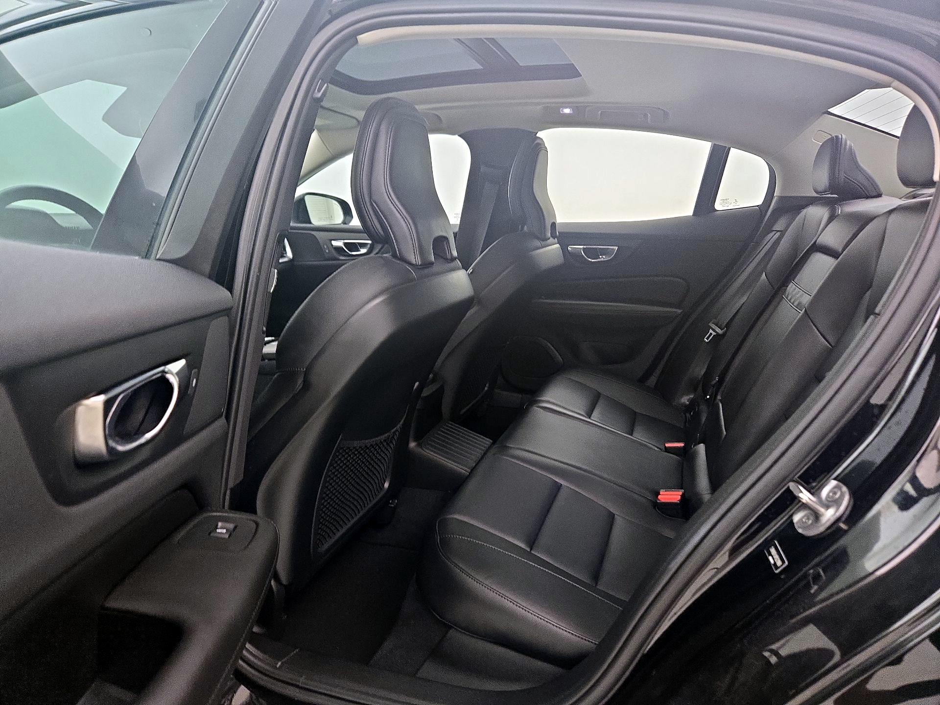 Thumbnail: 2023 Volvo S60 - 20