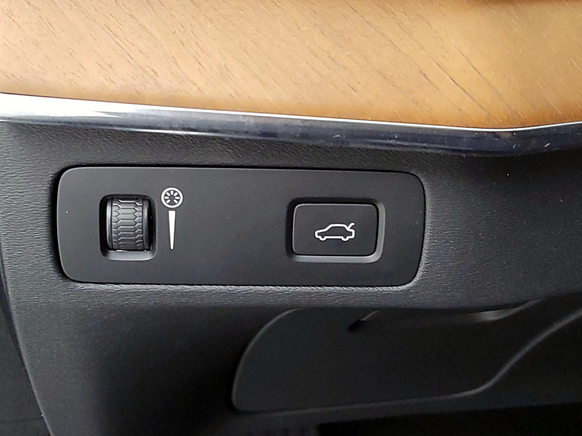 Thumbnail: 2022 Volvo XC90 - 13