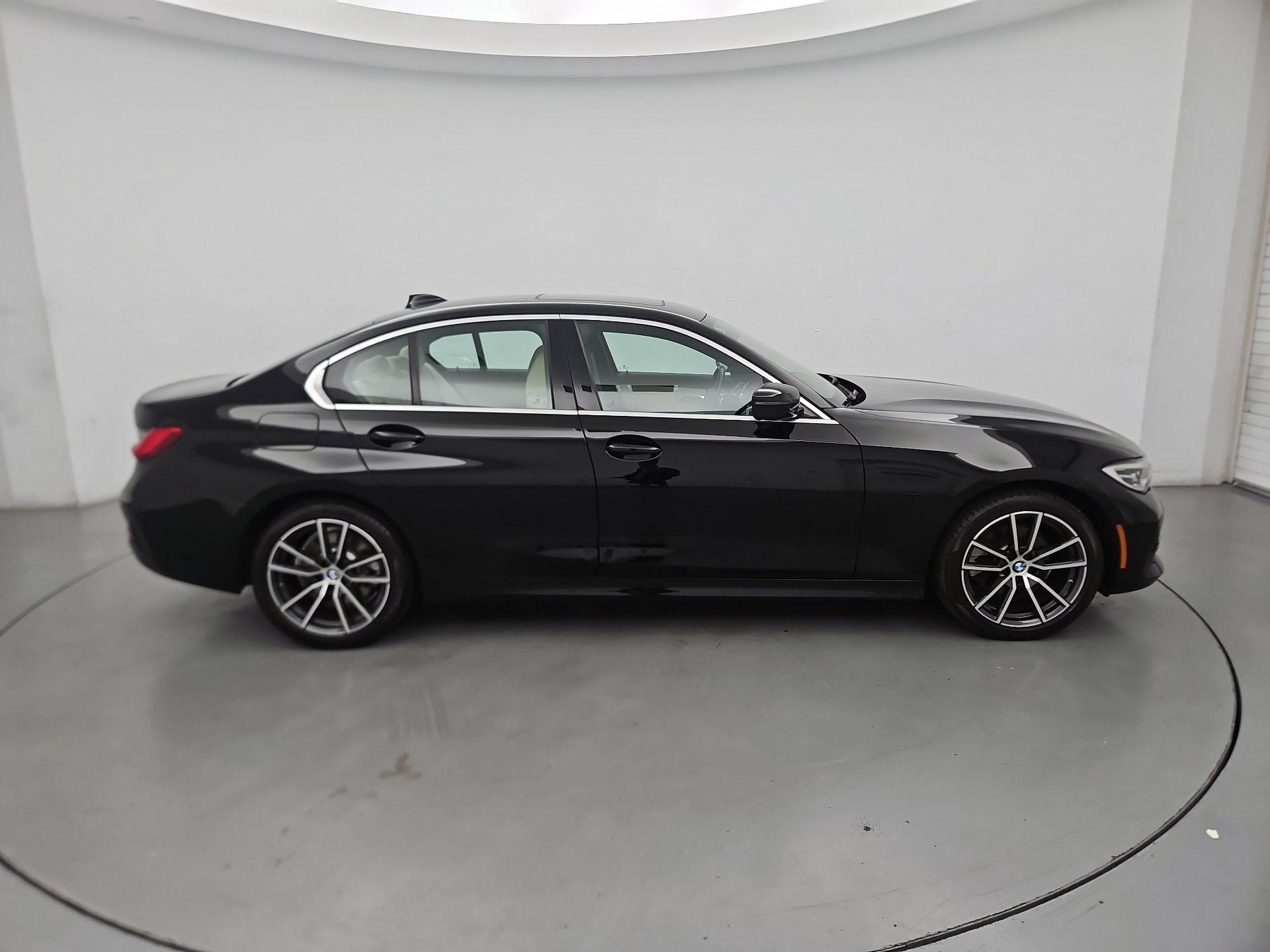 Thumbnail: 2021 BMW 3 Series - 4