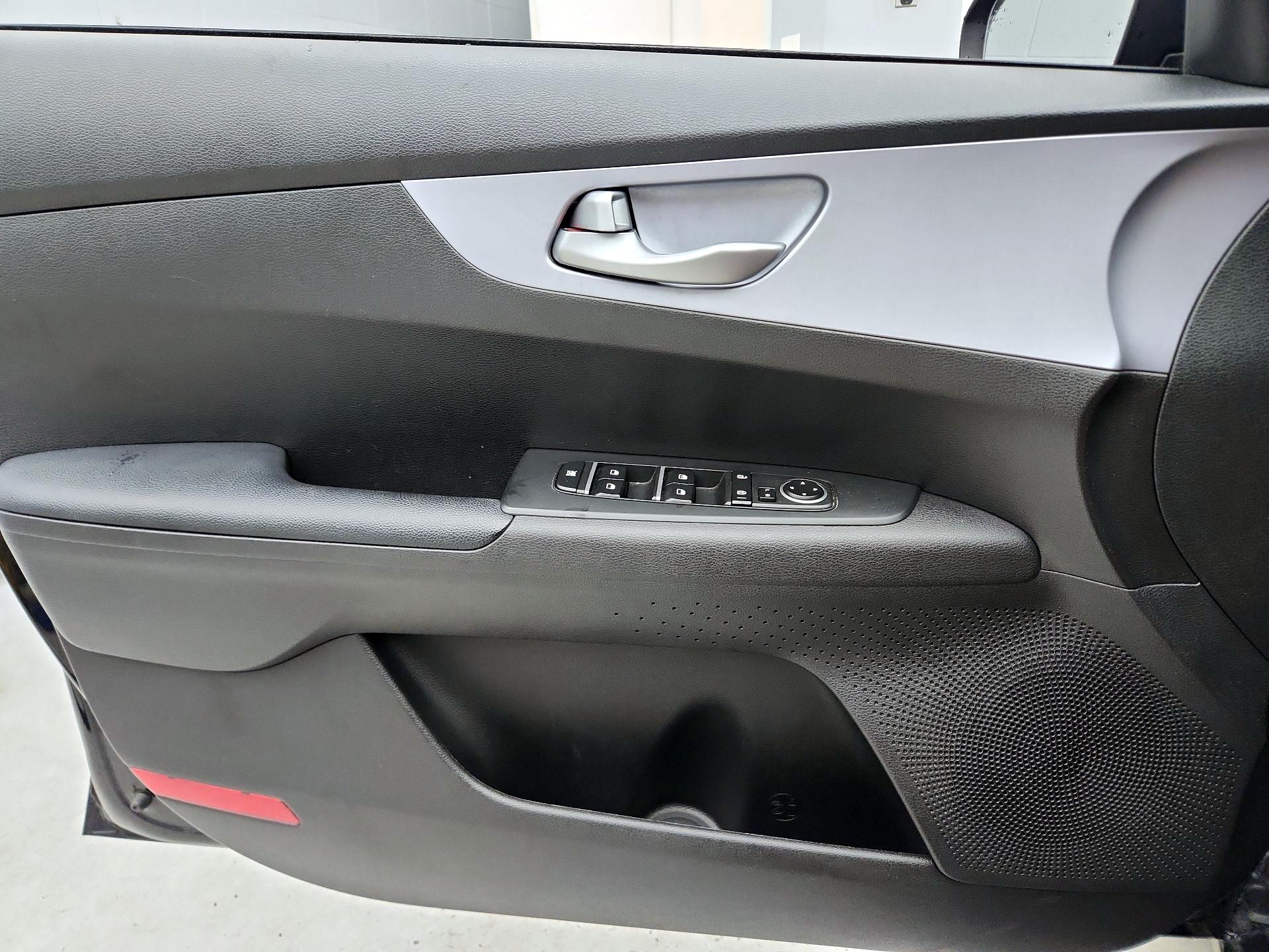 Thumbnail: 2024 Kia Forte - 12