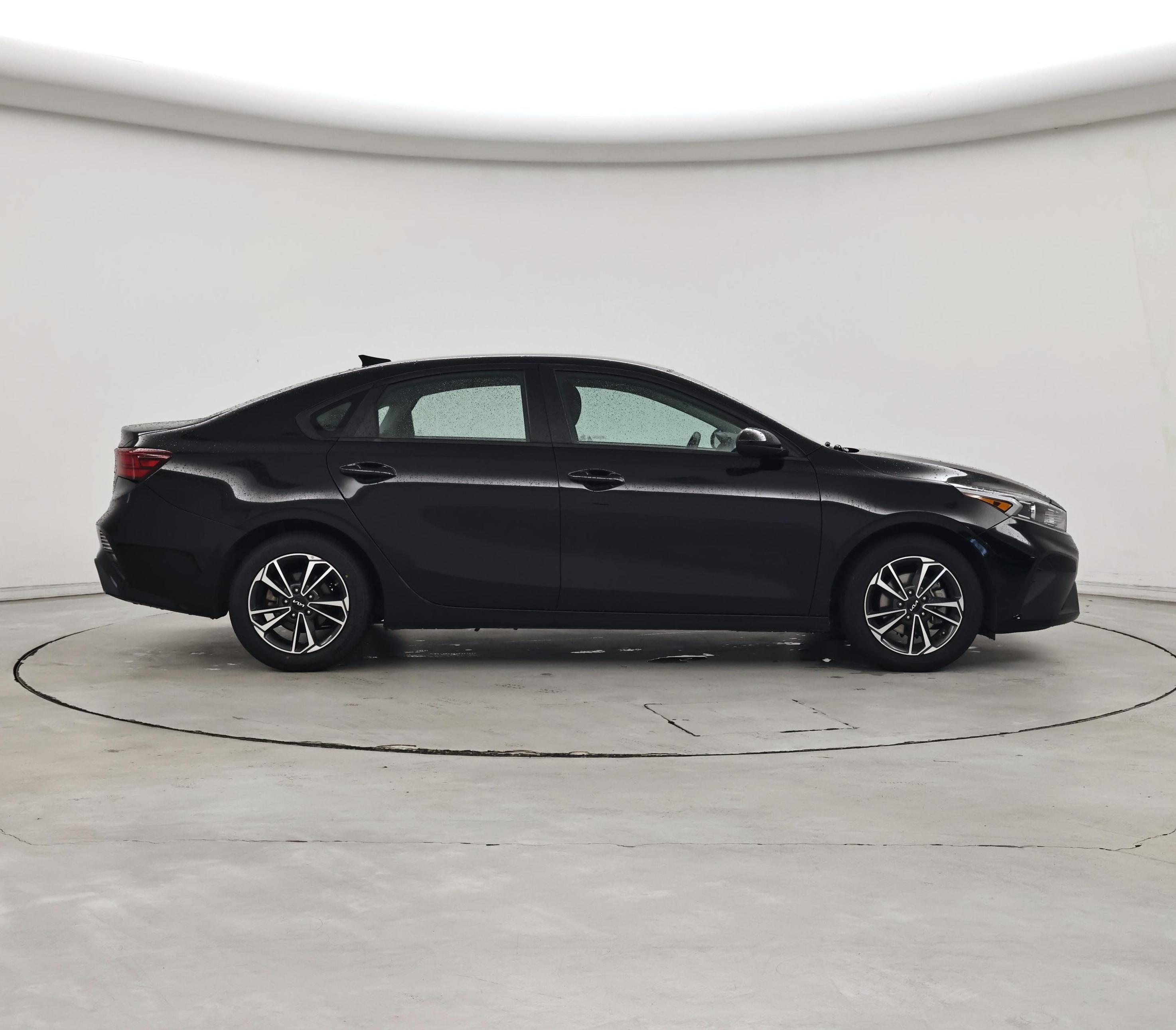 Thumbnail: 2024 Kia Forte - 7