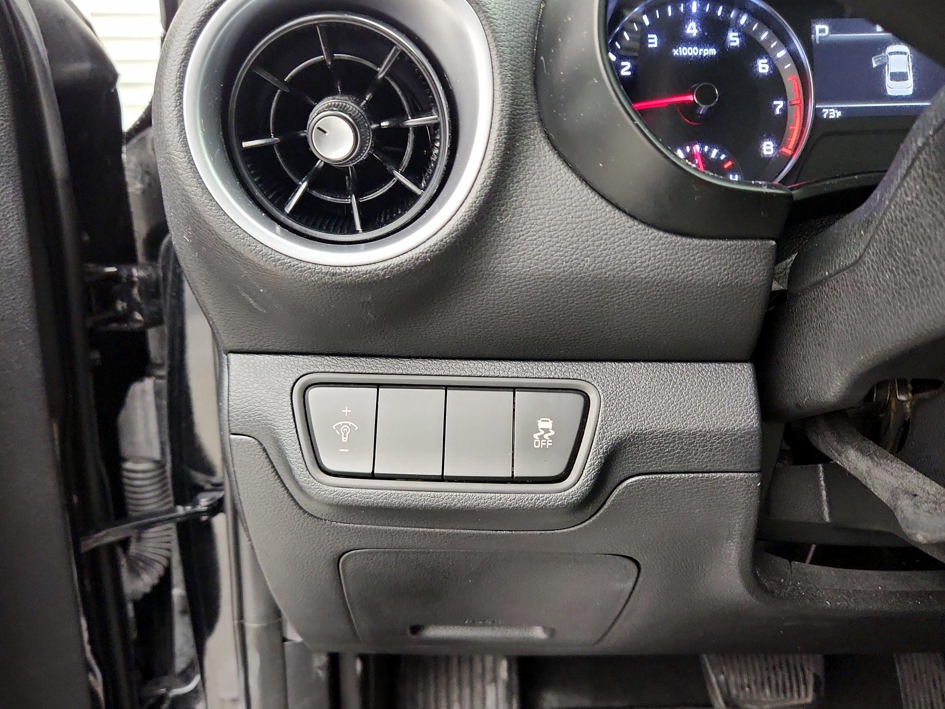 Thumbnail: 2024 Kia Forte - 13