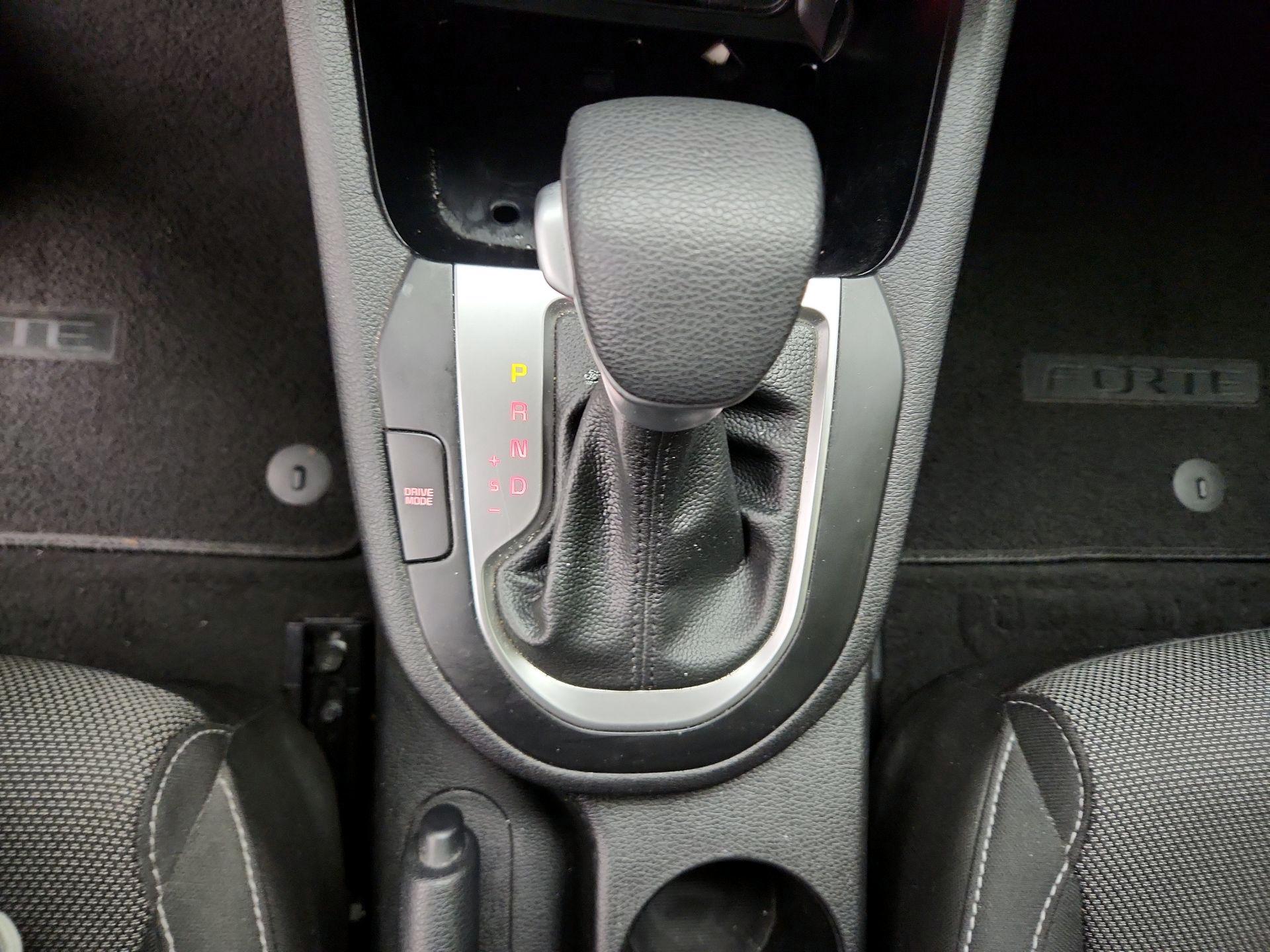Thumbnail: 2024 Kia Forte - 17