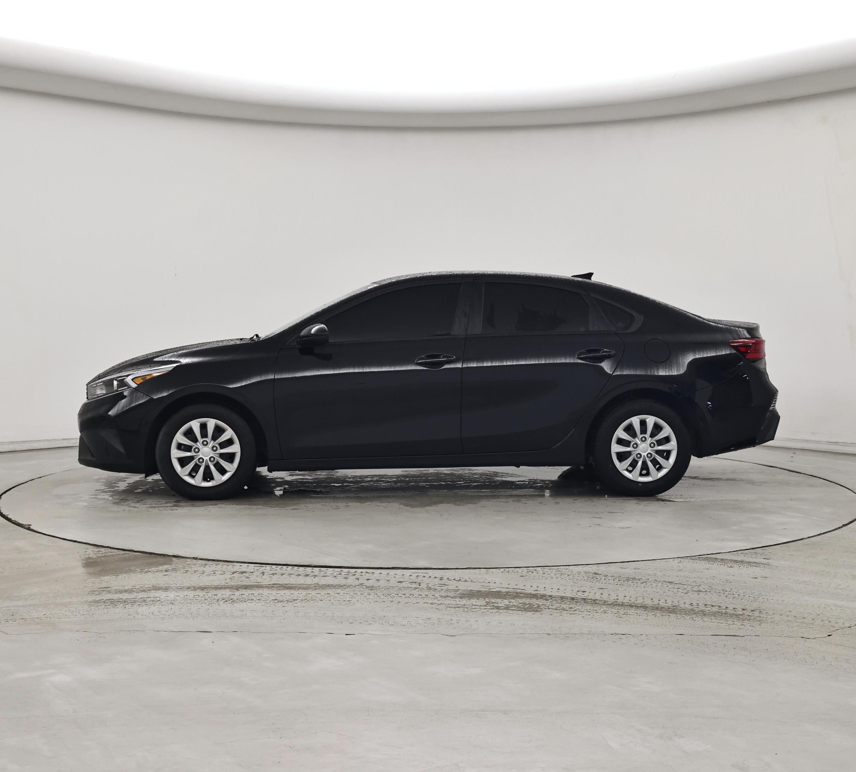 Thumbnail: 2024 Kia Forte - 3