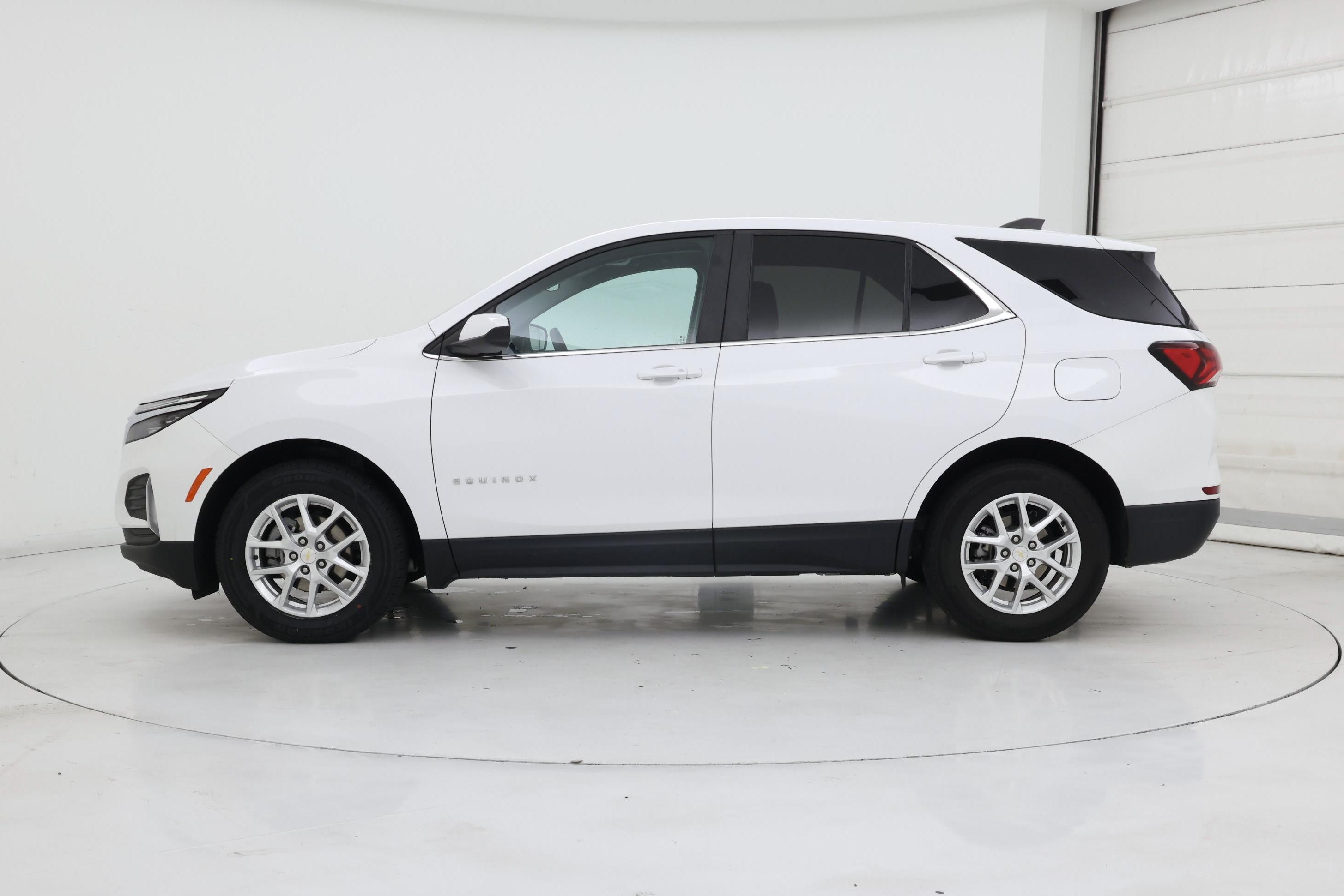 Thumbnail: 2022 Chevrolet Equinox - 3