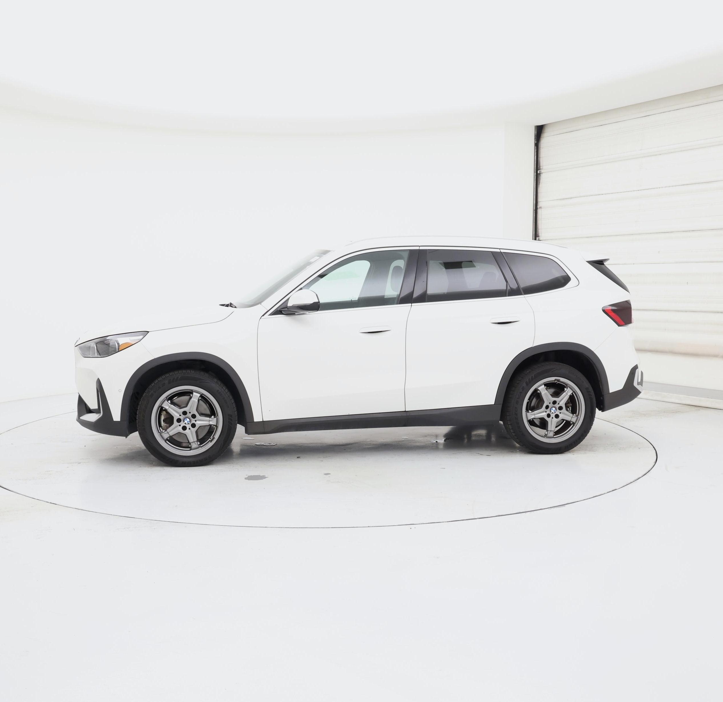 Thumbnail: 2023 BMW X1 - 3