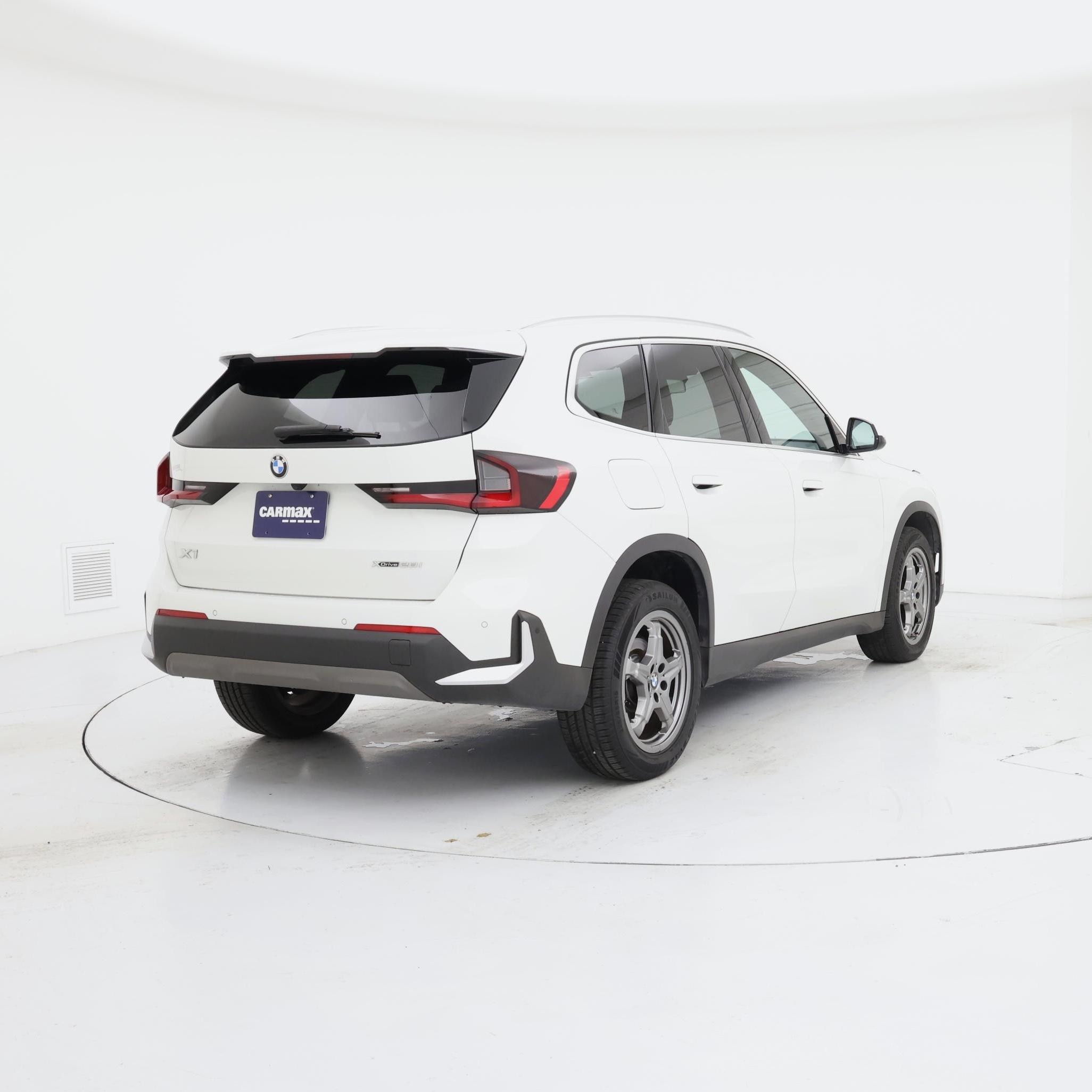 Thumbnail: 2023 BMW X1 - 8