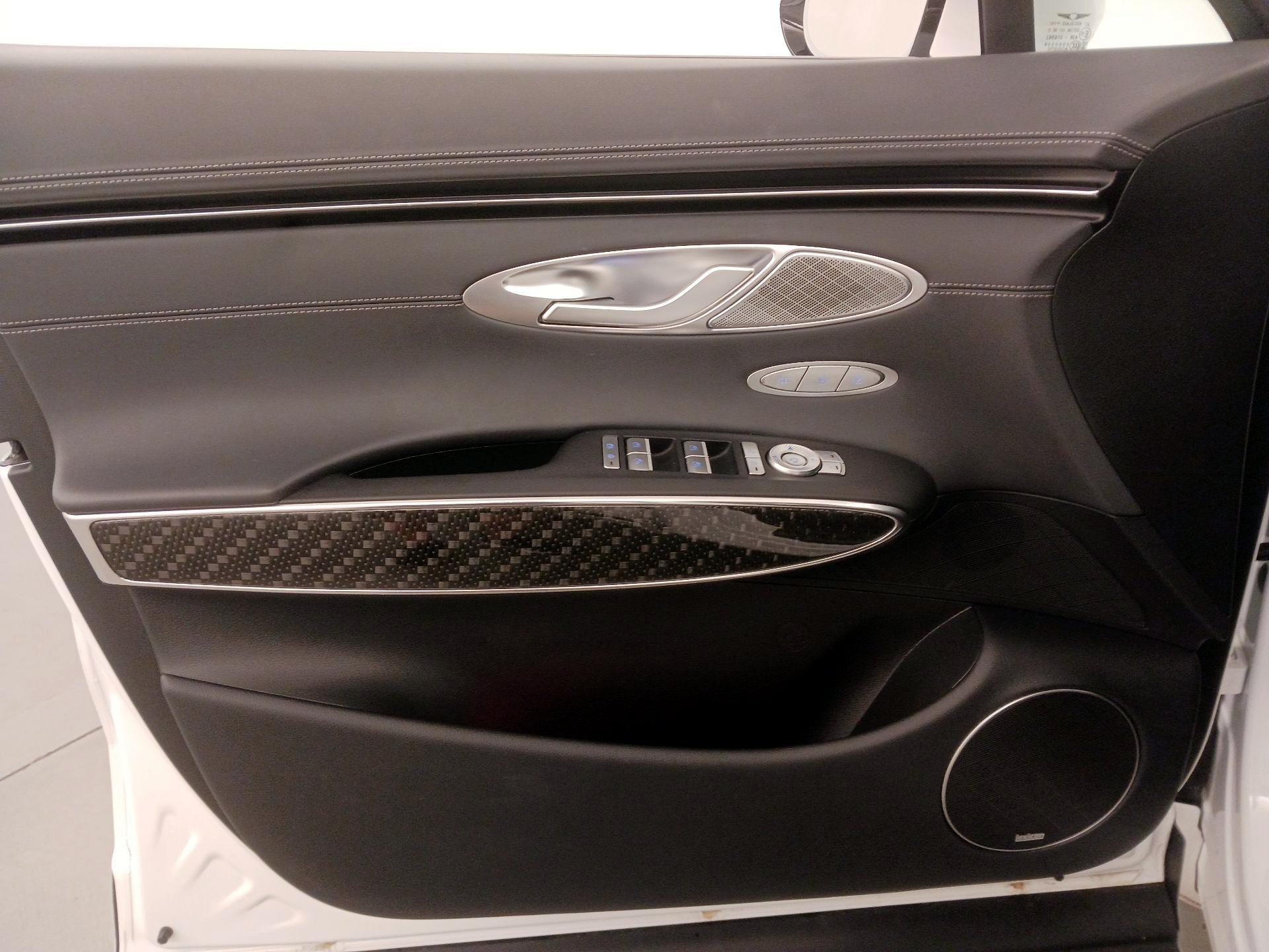 Thumbnail: 2025 Genesis GV70 - 12