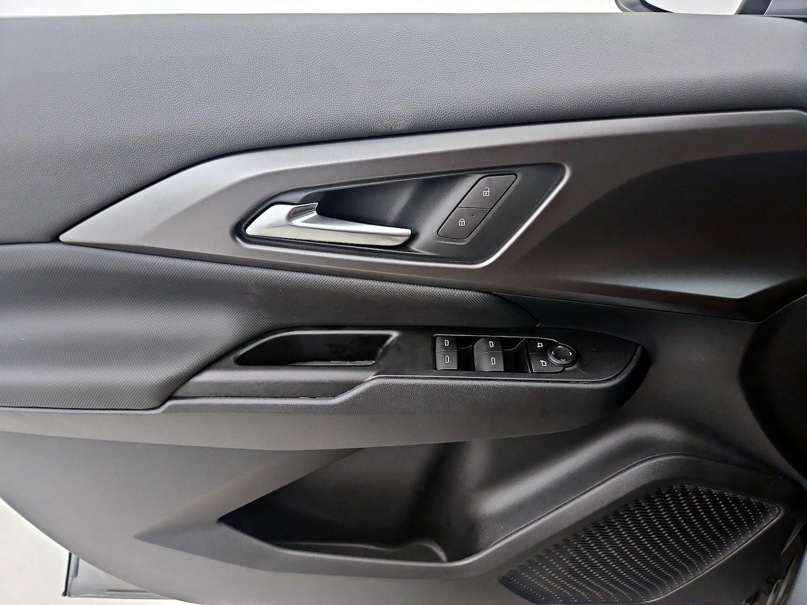 2025 Chevrolet Equinox EV 1LT - Photo 13