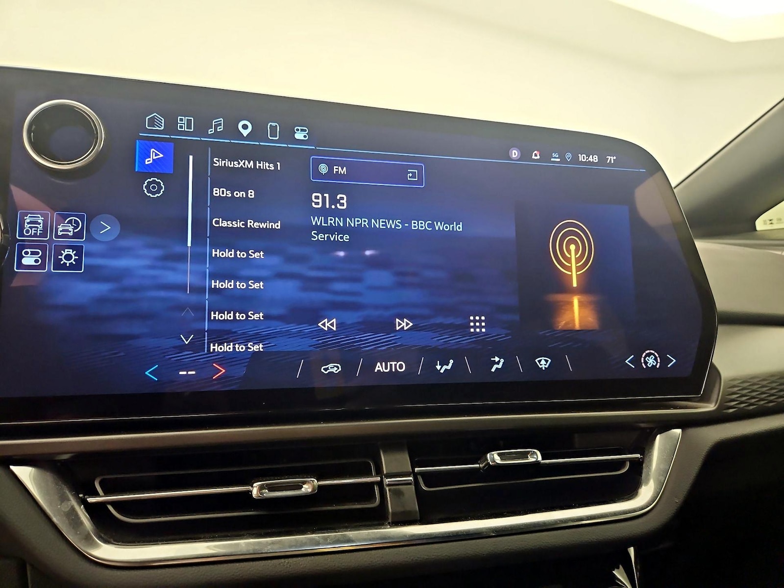 2025 Chevrolet Equinox EV 1LT - Photo 17