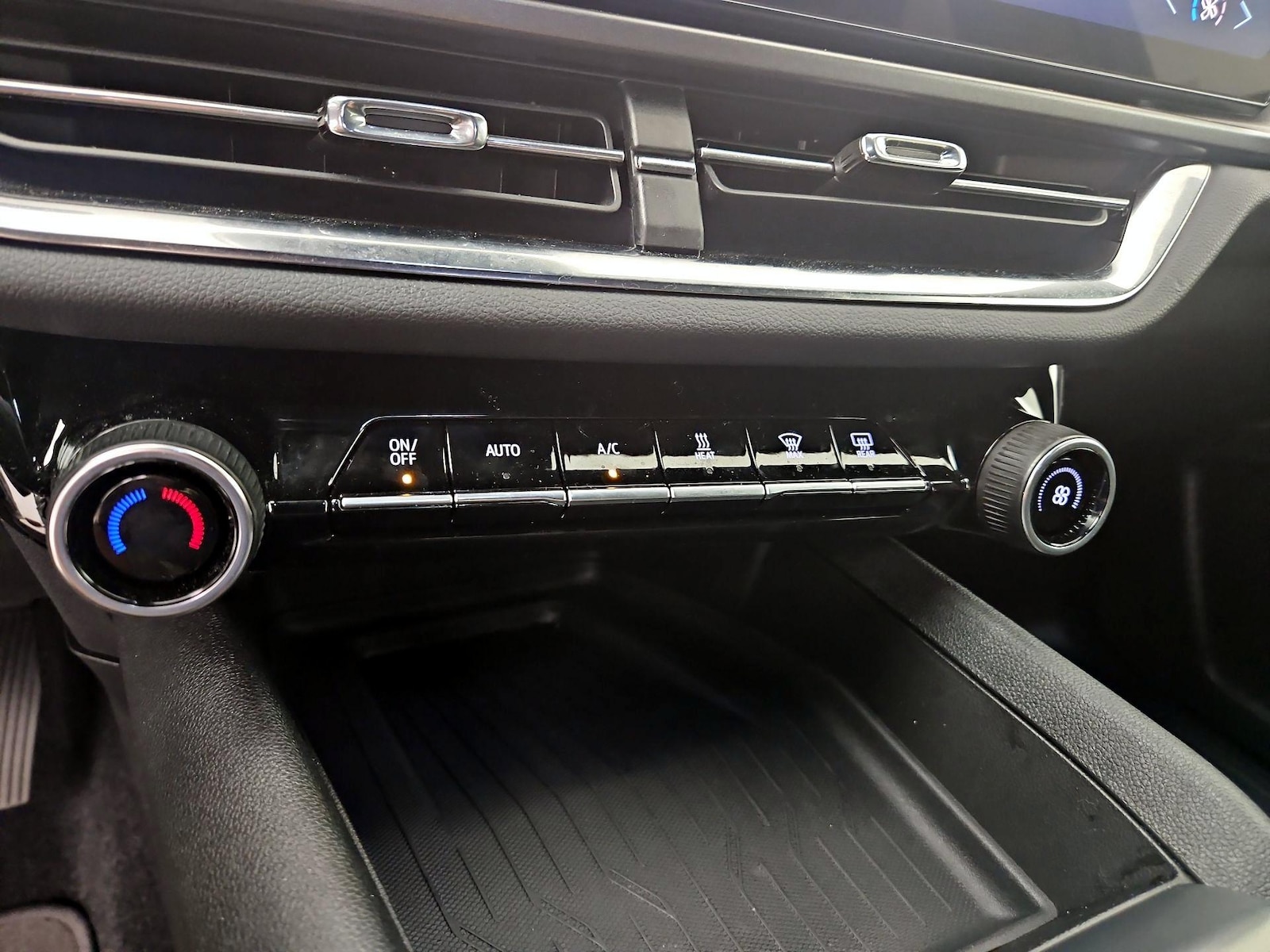 2025 Chevrolet Equinox EV 1LT - Photo 18