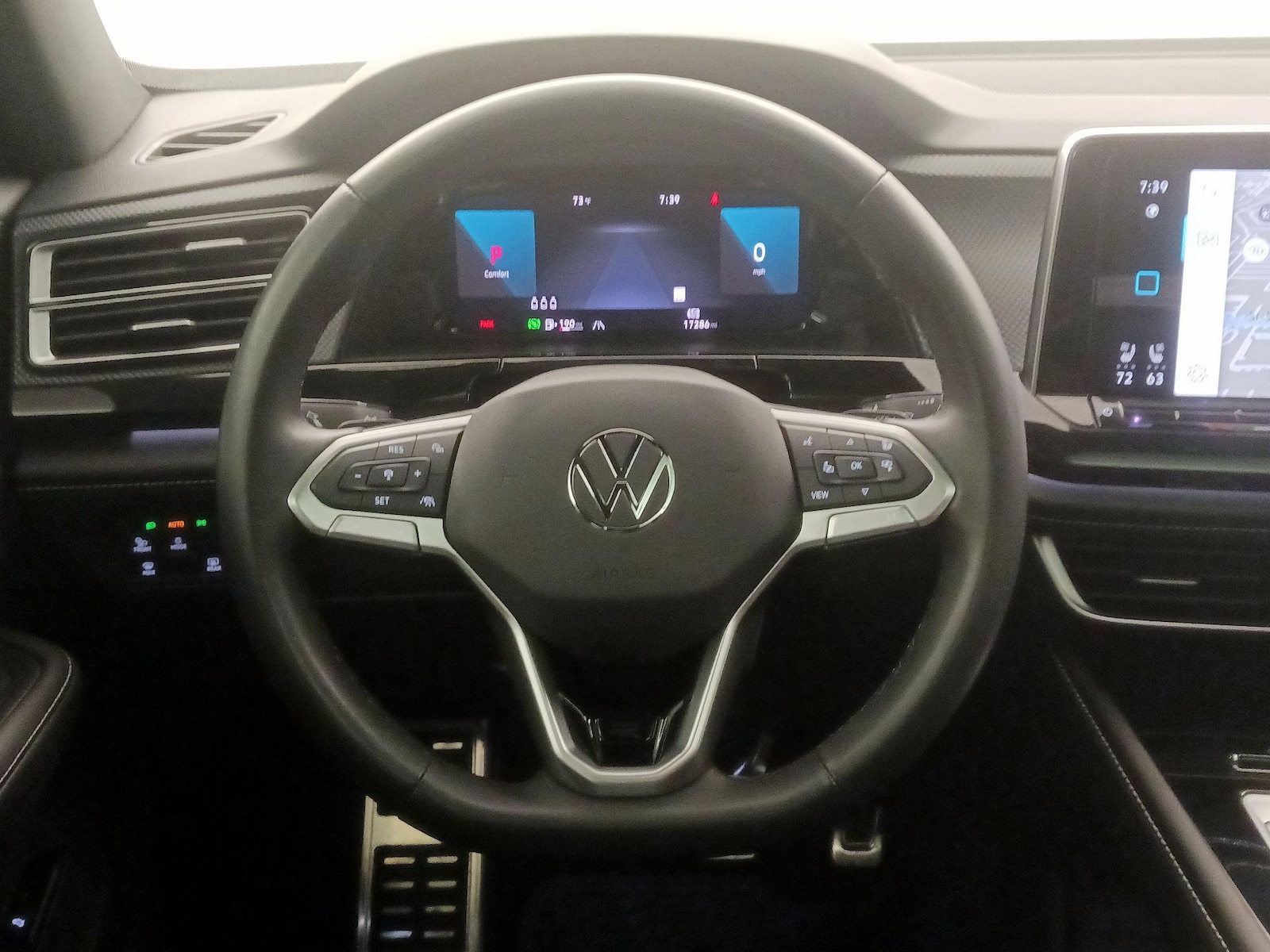 2025 Volkswagen Atlas Cross Sport SEL Premium R-LINE - Photo 11