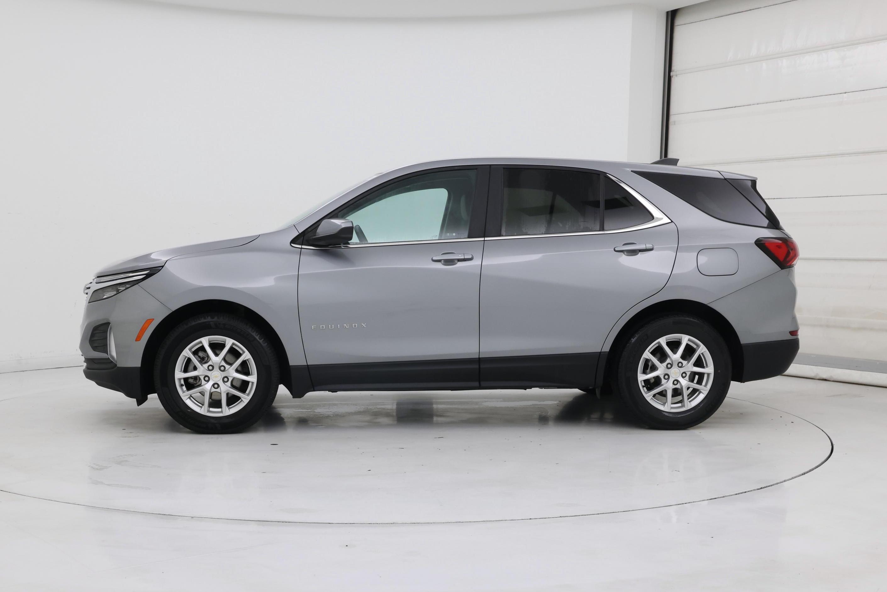 Thumbnail: 2023 Chevrolet Equinox - 3