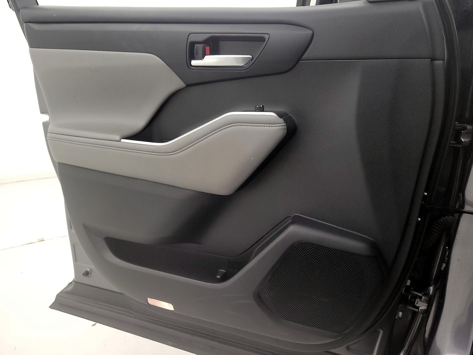 2021 Toyota Highlander XLE - Photo 13