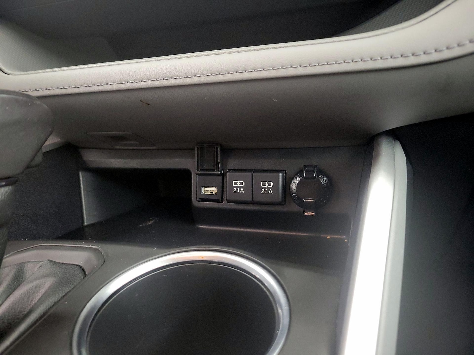 2021 Toyota Highlander XLE - Photo 19