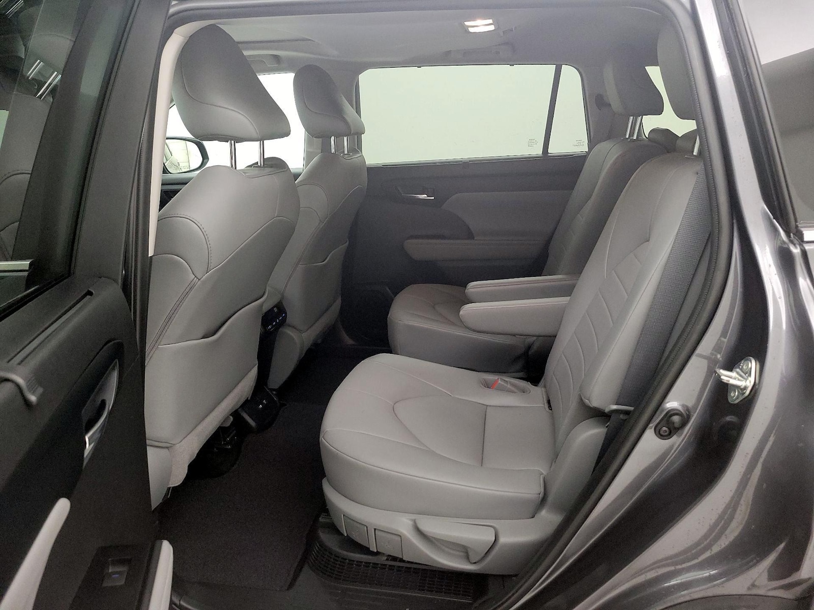2021 Toyota Highlander XLE - Photo 21