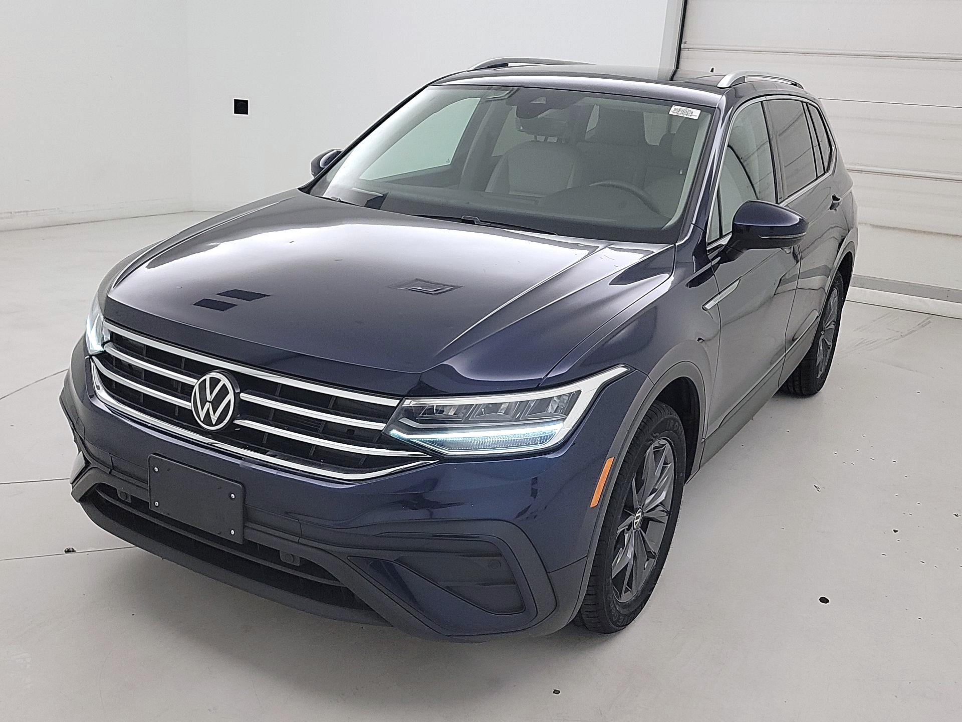 Thumbnail: 2023 Volkswagen Tiguan - 3