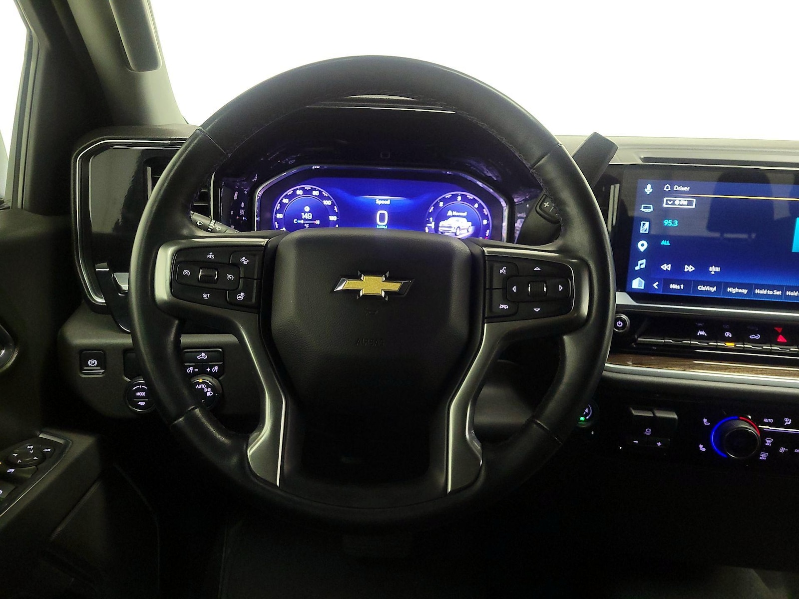 2025 Chevrolet Silverado 1500 LT - Photo 11