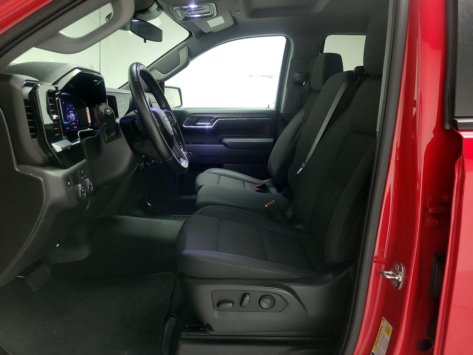 2025 Chevrolet Silverado 1500 LT - Photo 12