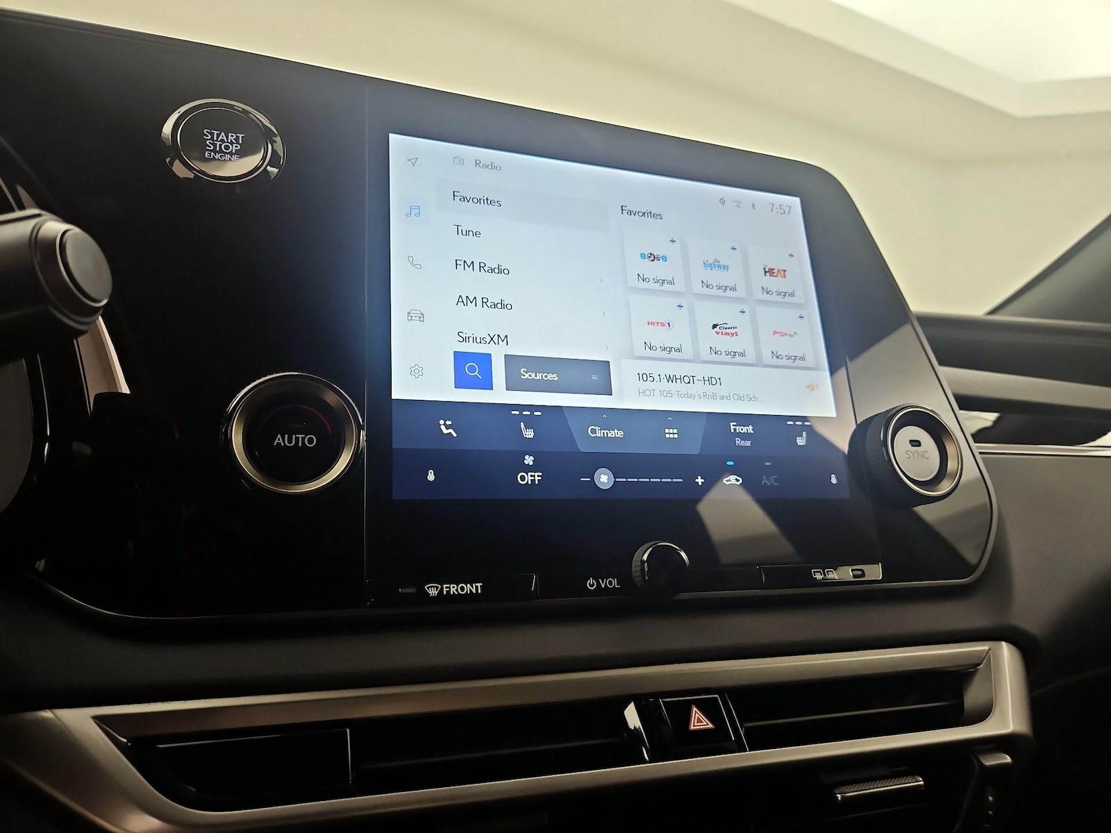 2025 Lexus RX 350 - Photo 16