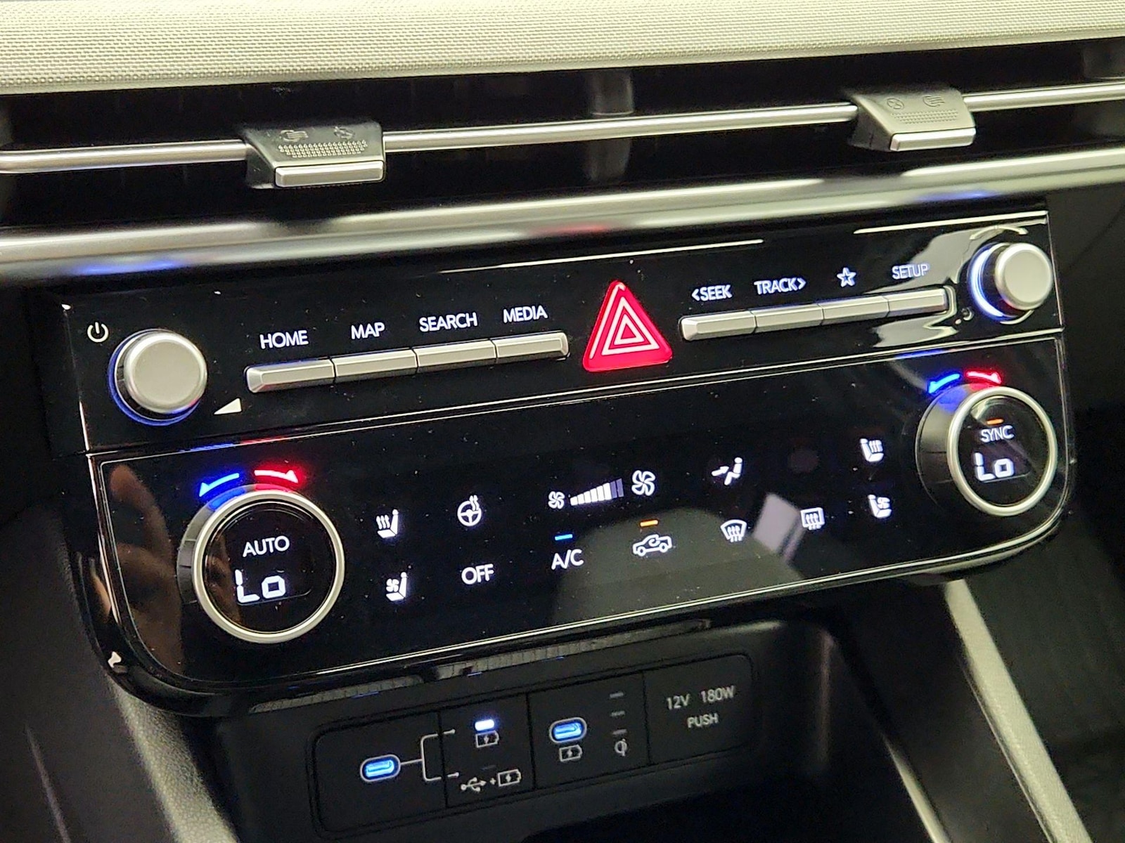 2026 Hyundai Santa Cruz Limited - Photo 18