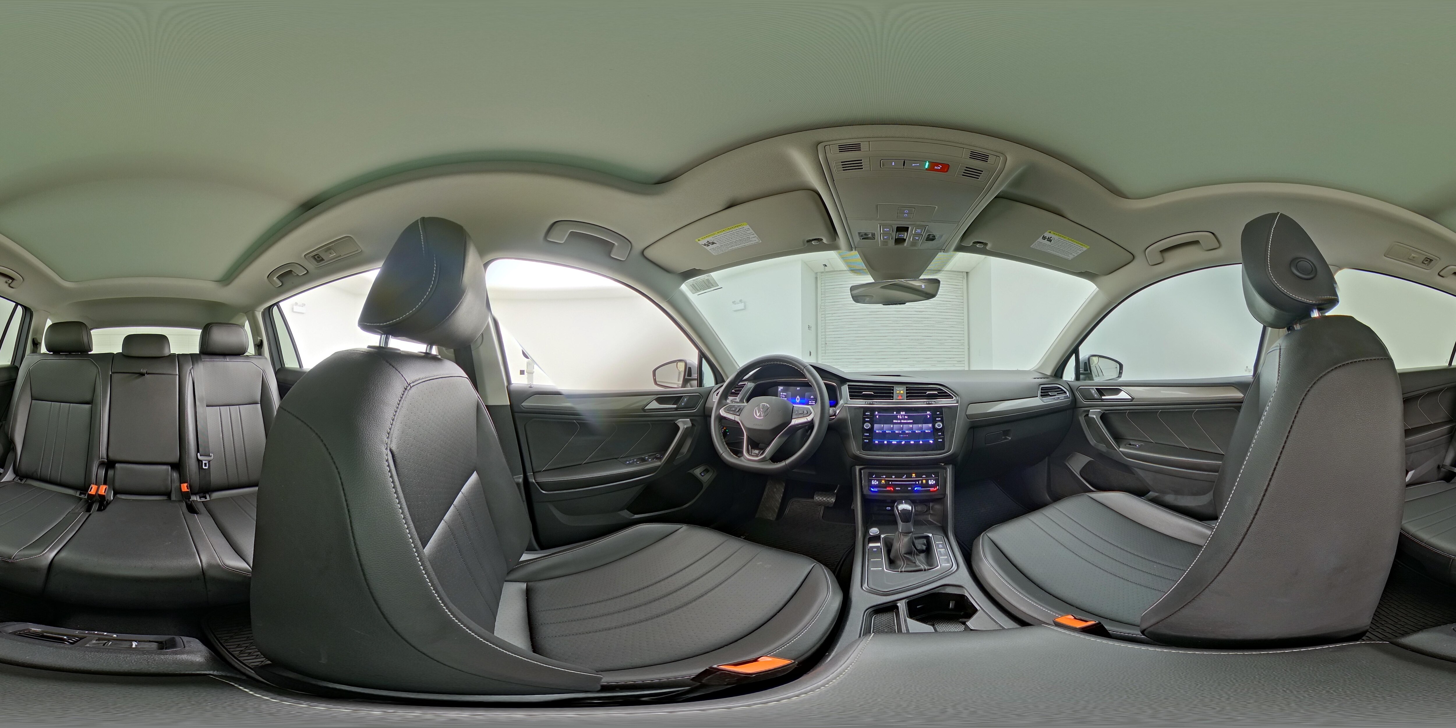 2022 Volkswagen Tiguan SE - Photo 27