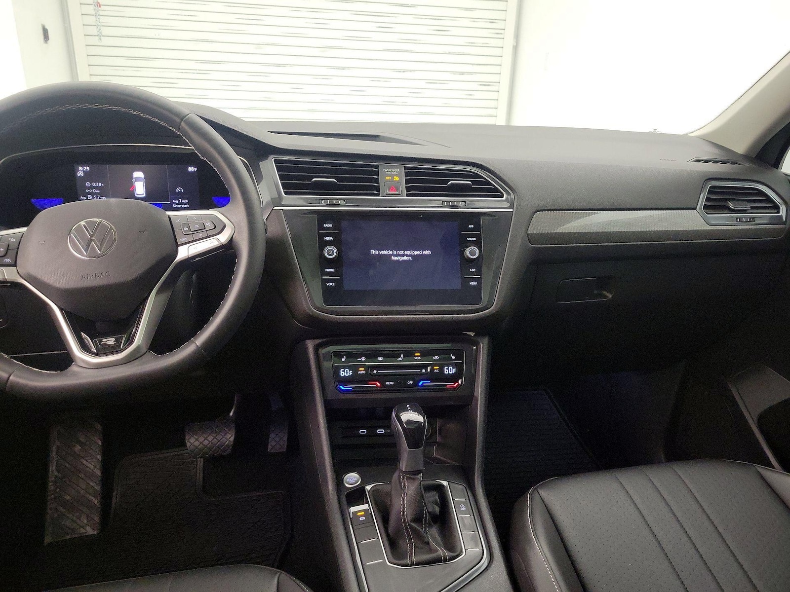 2022 Volkswagen Tiguan SE - Photo 10