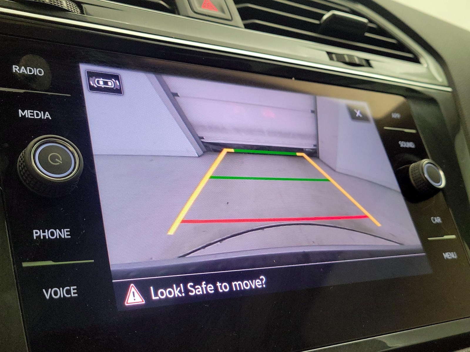 2022 Volkswagen Tiguan SE - Photo 15