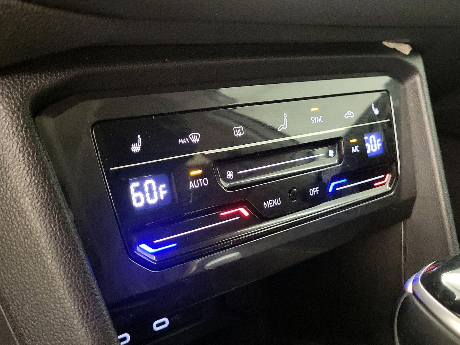 2022 Volkswagen Tiguan SE - Photo 17