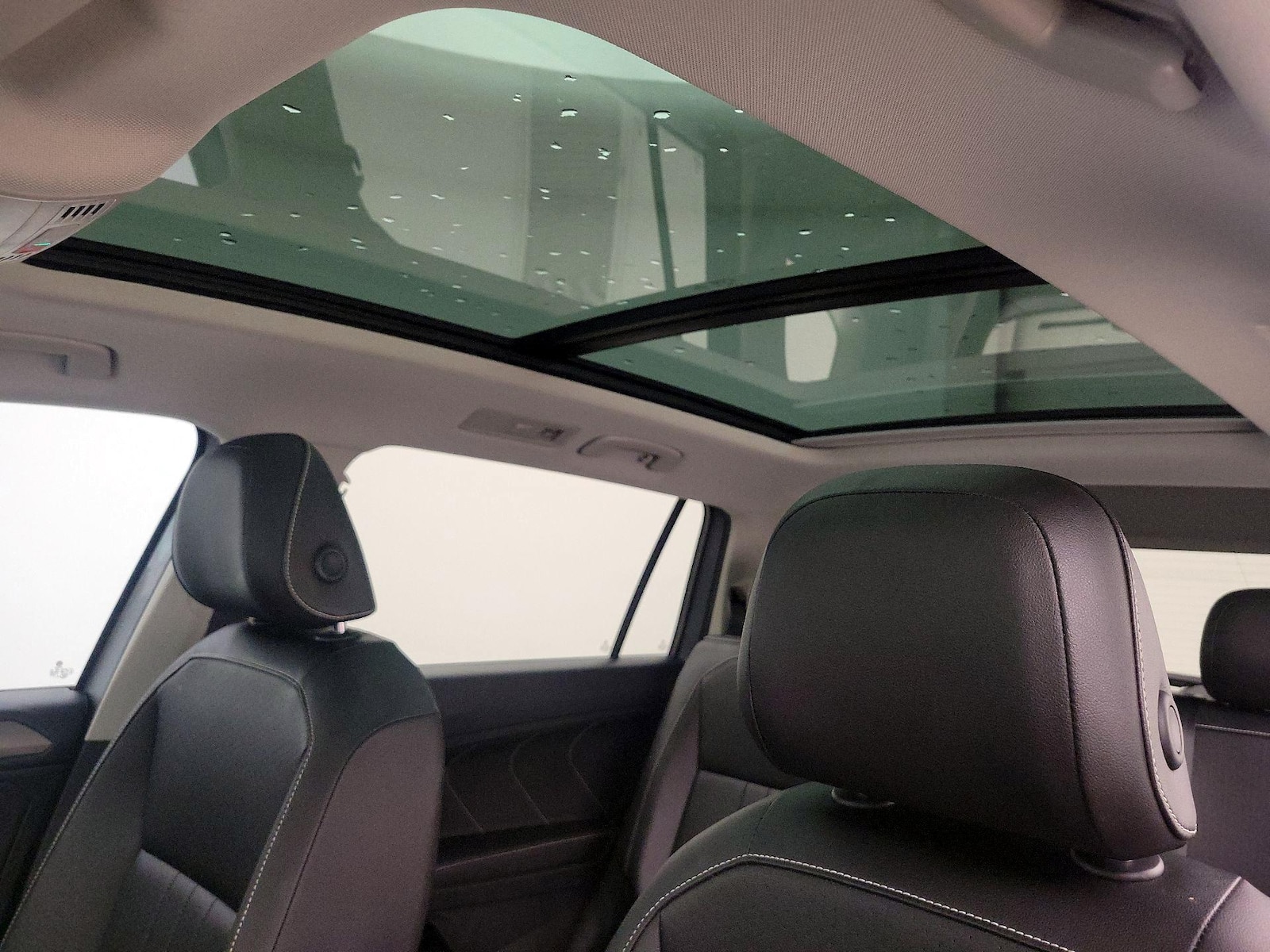 2022 Volkswagen Tiguan SE - Photo 20