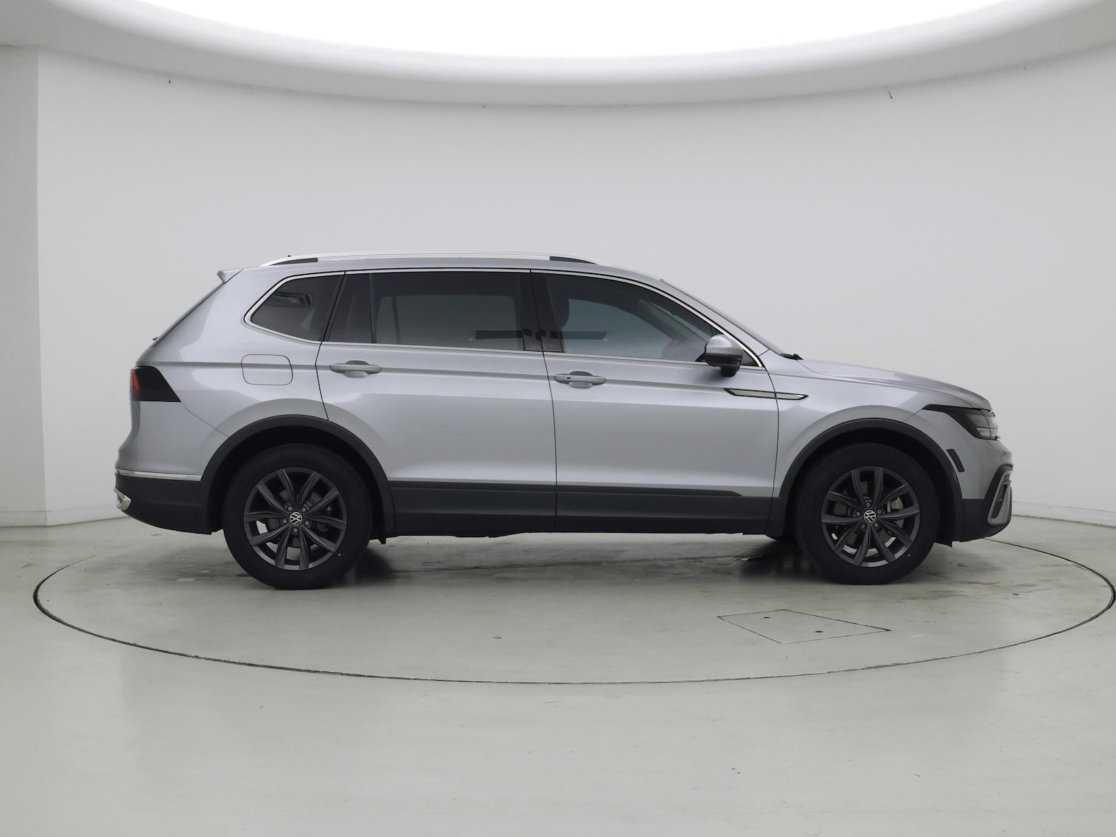 2022 Volkswagen Tiguan SE - Photo 8