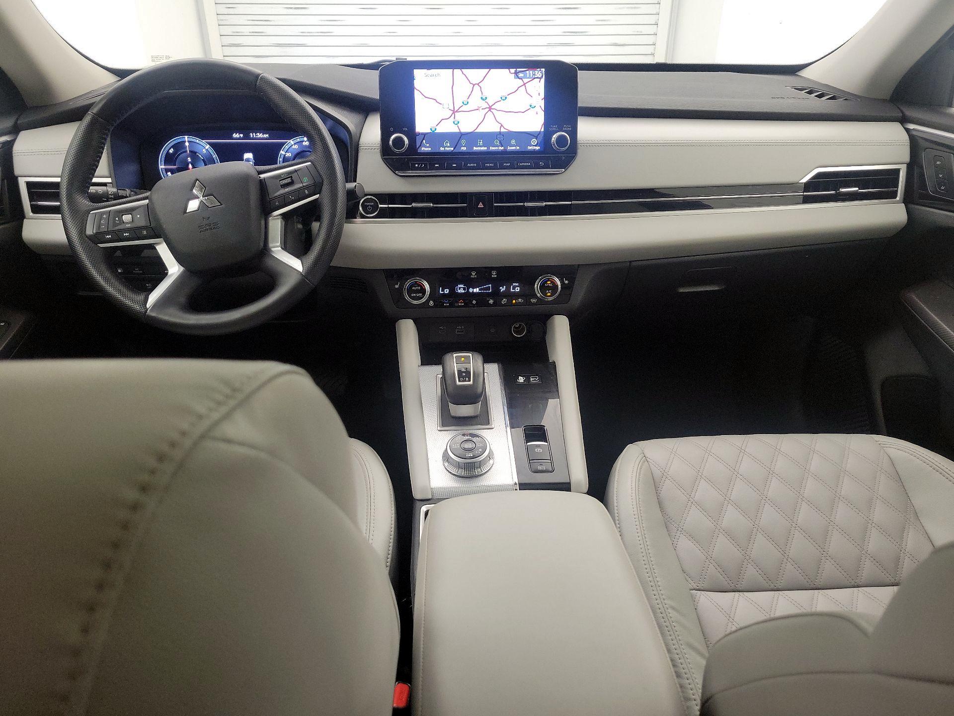 Thumbnail: 2025 Mitsubishi Outlander - 9