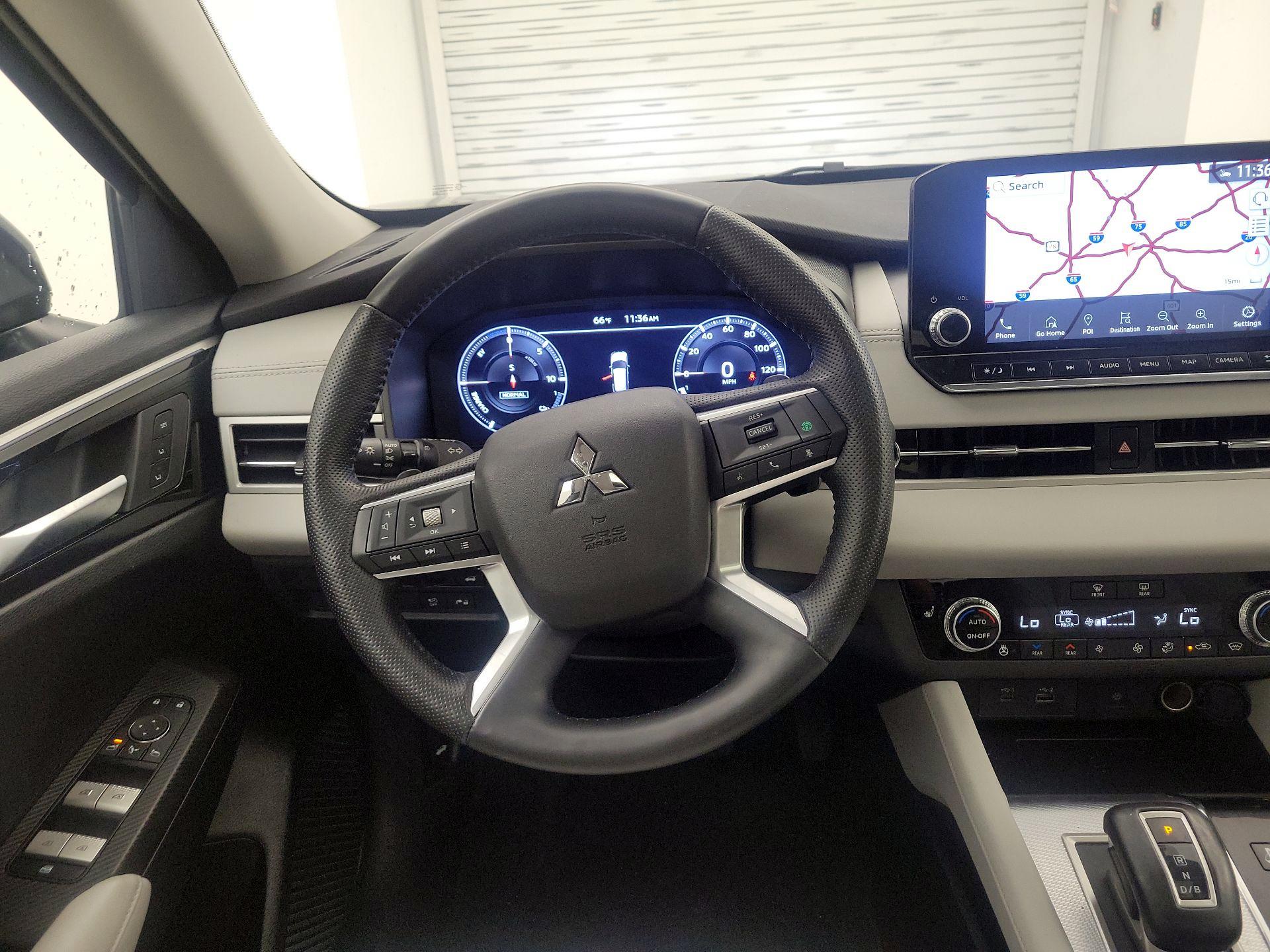 Thumbnail: 2025 Mitsubishi Outlander - 10