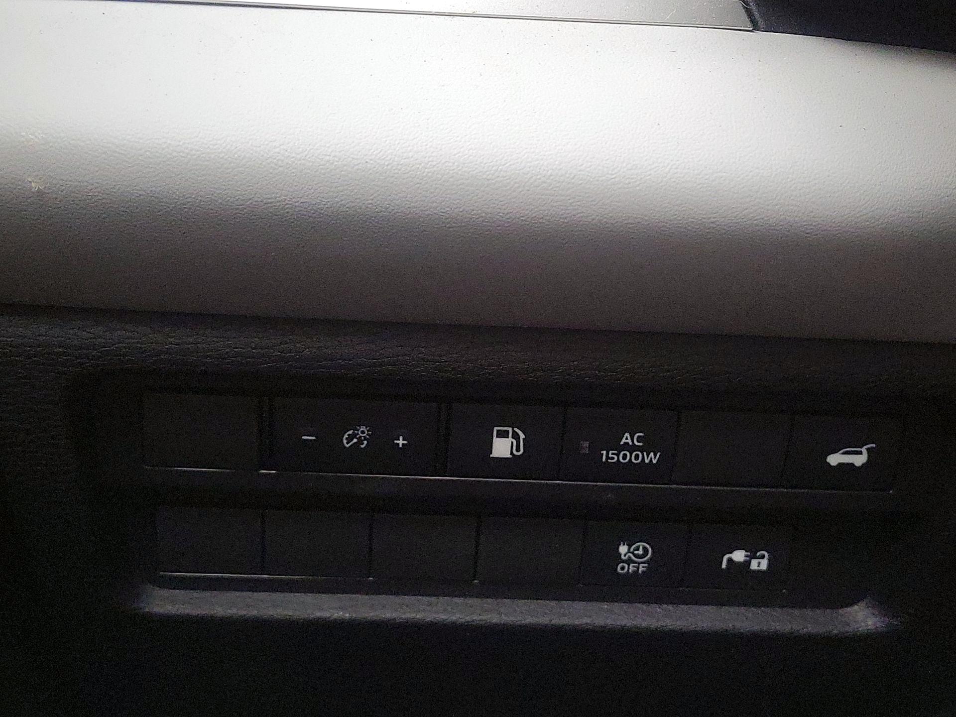 Thumbnail: 2025 Mitsubishi Outlander - 13