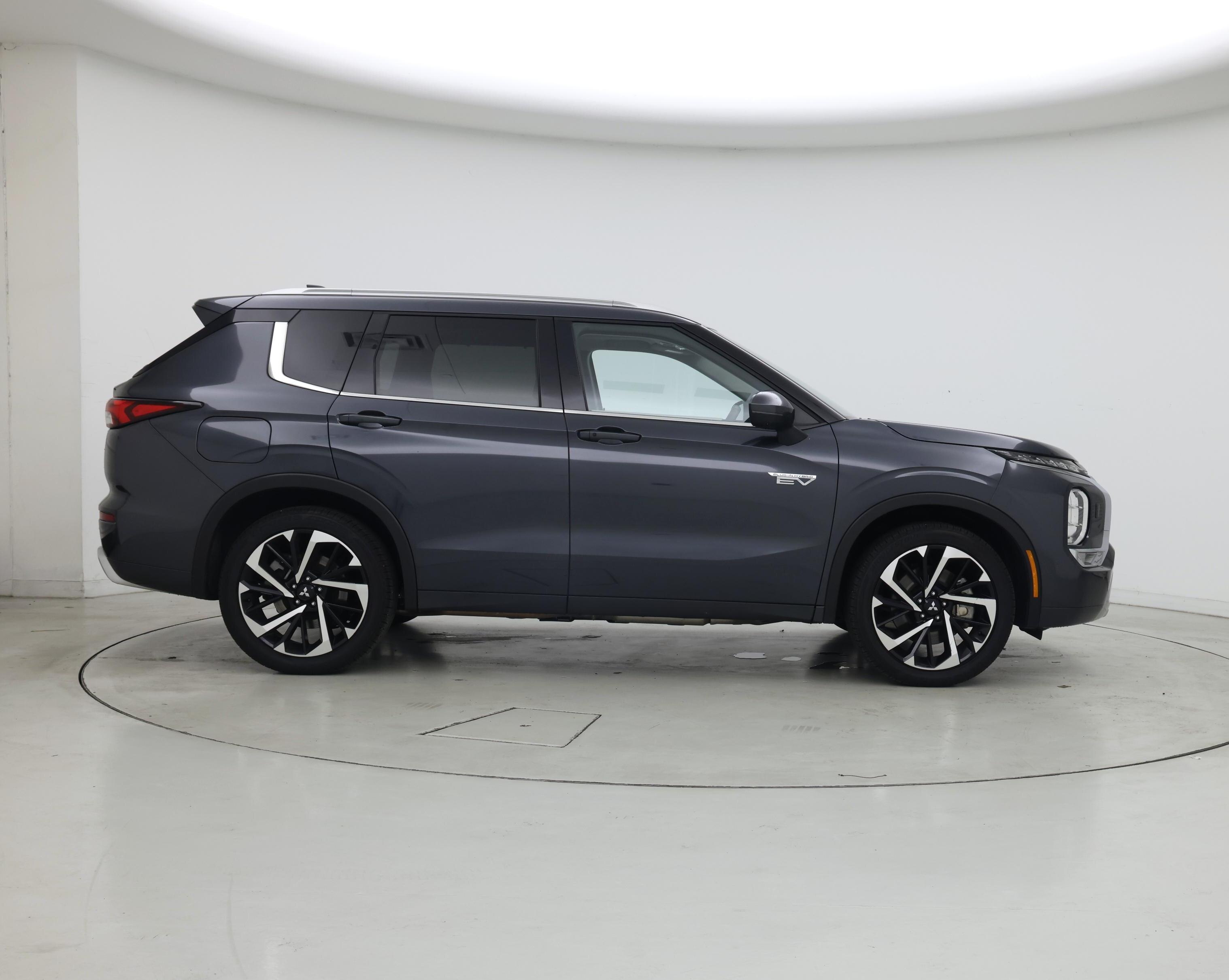 Thumbnail: 2025 Mitsubishi Outlander - 7