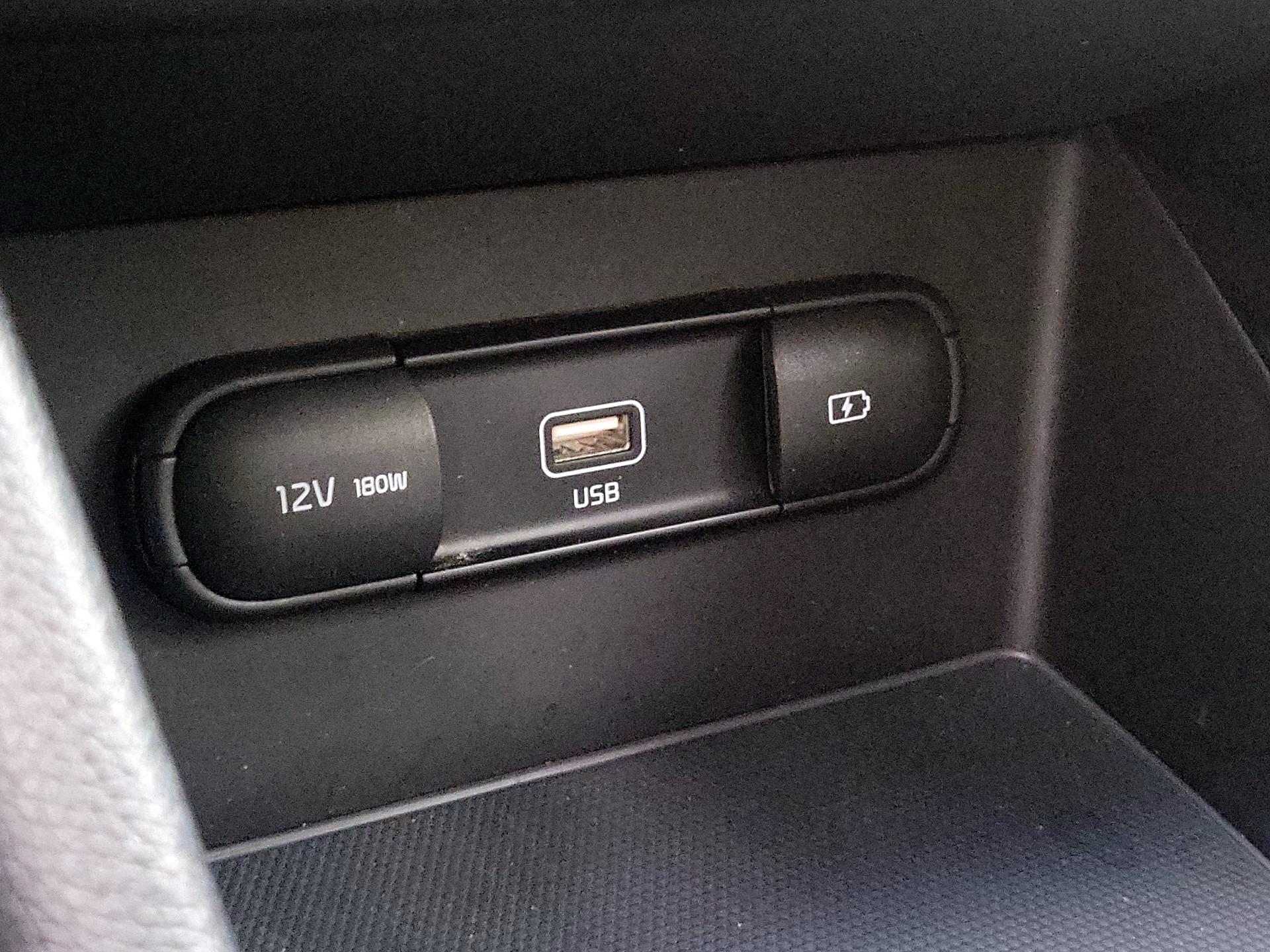 Thumbnail: 2022 Kia Niro - 18