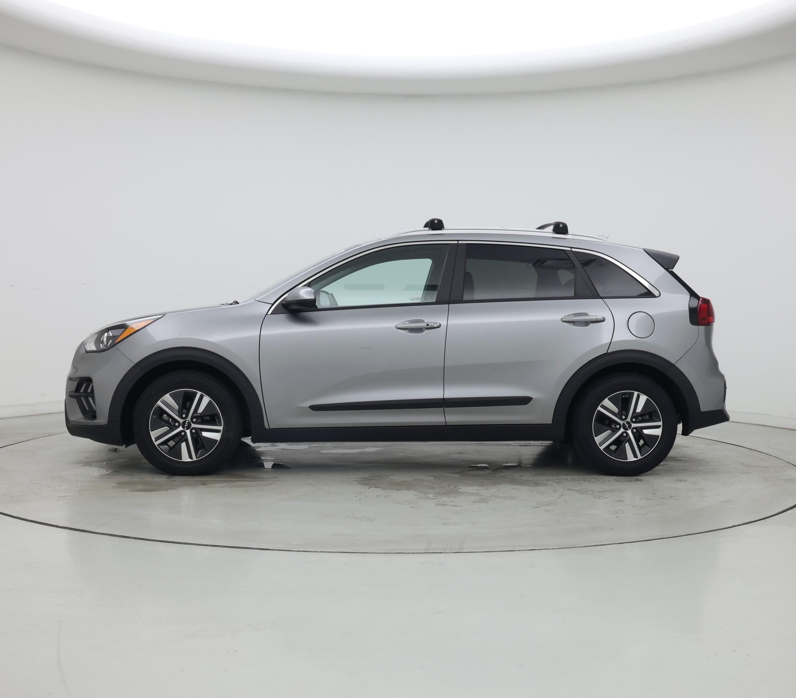 Thumbnail: 2022 Kia Niro - 3
